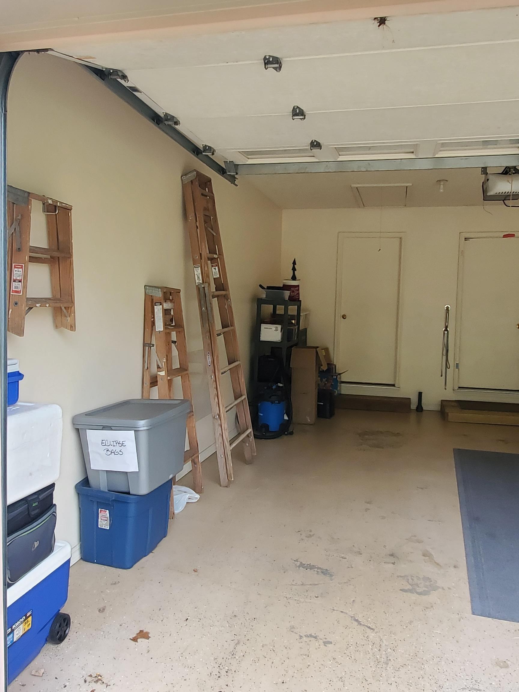 Country Club Ridge Town - Residential