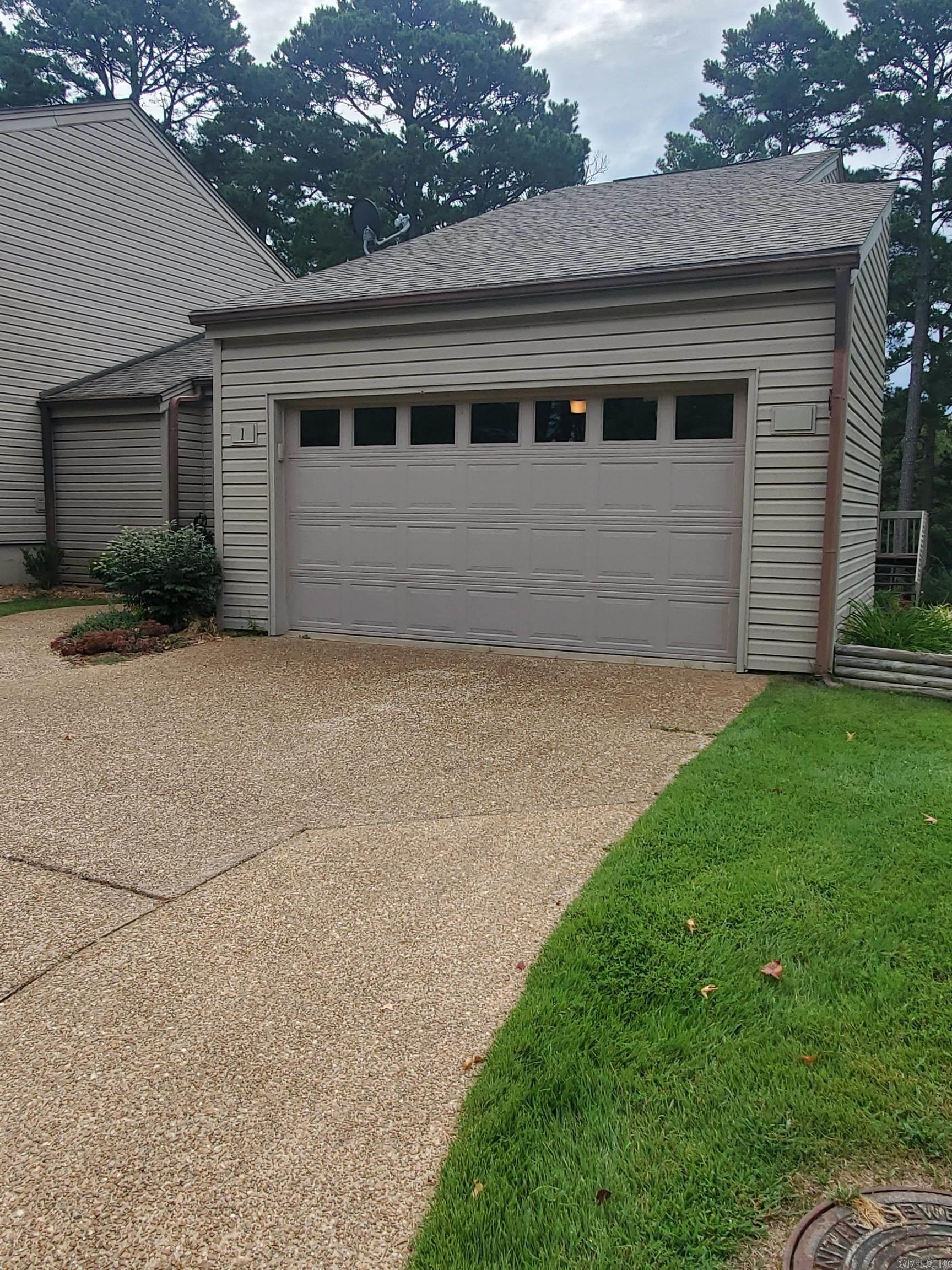 Country Club Ridge Town - Residential