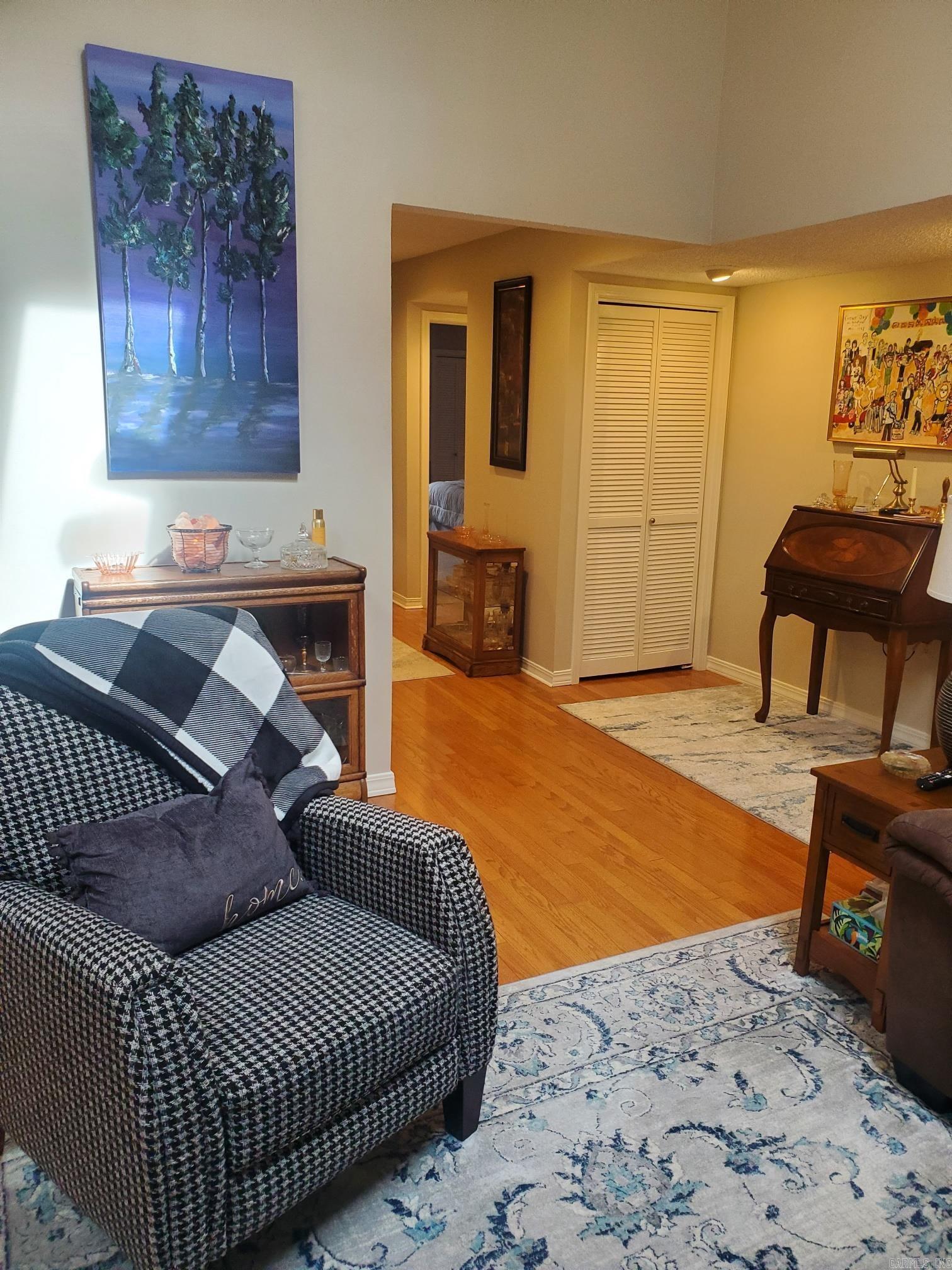 Country Club Ridge Town - Residential