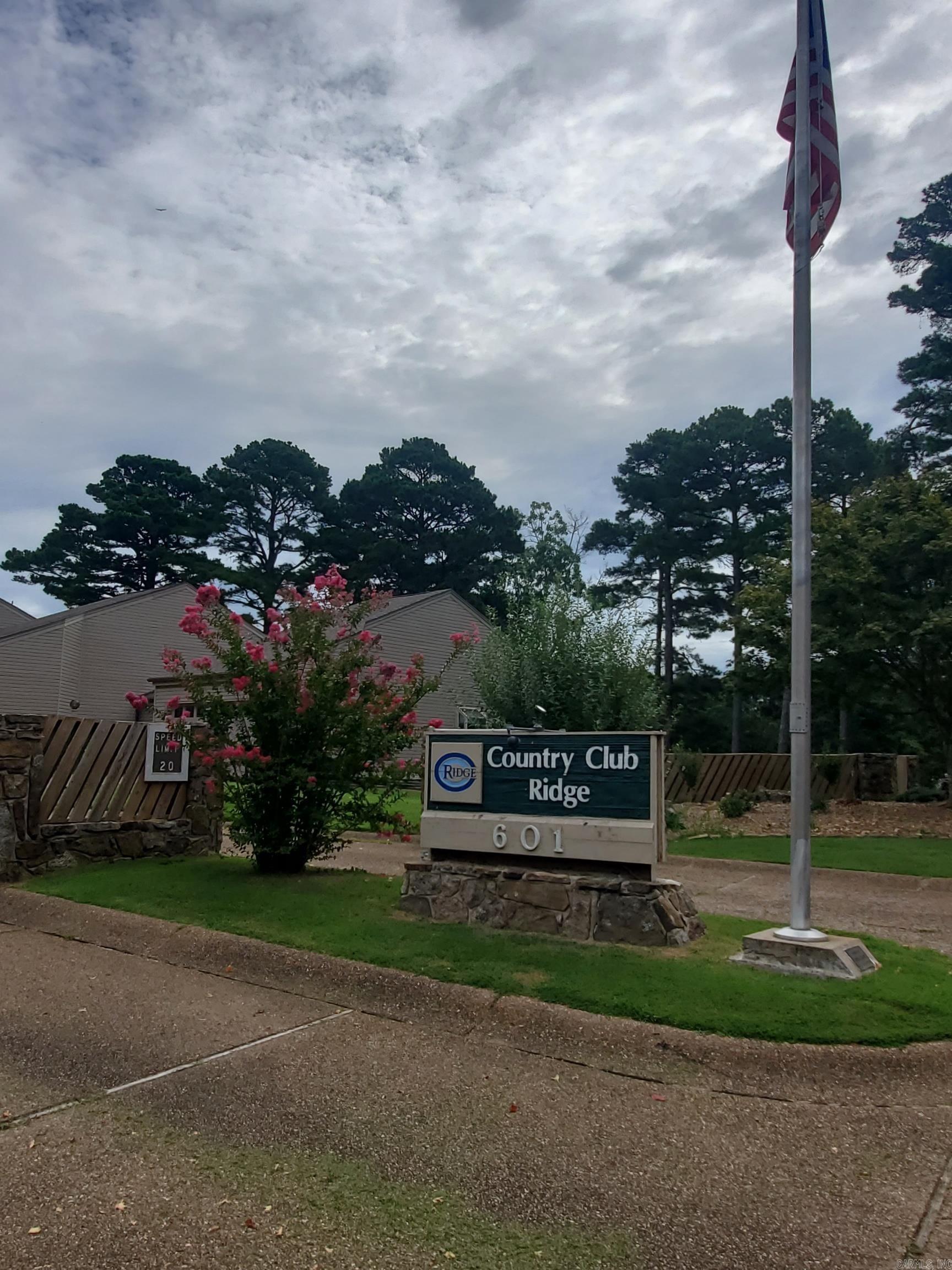 Country Club Ridge Town - Residential