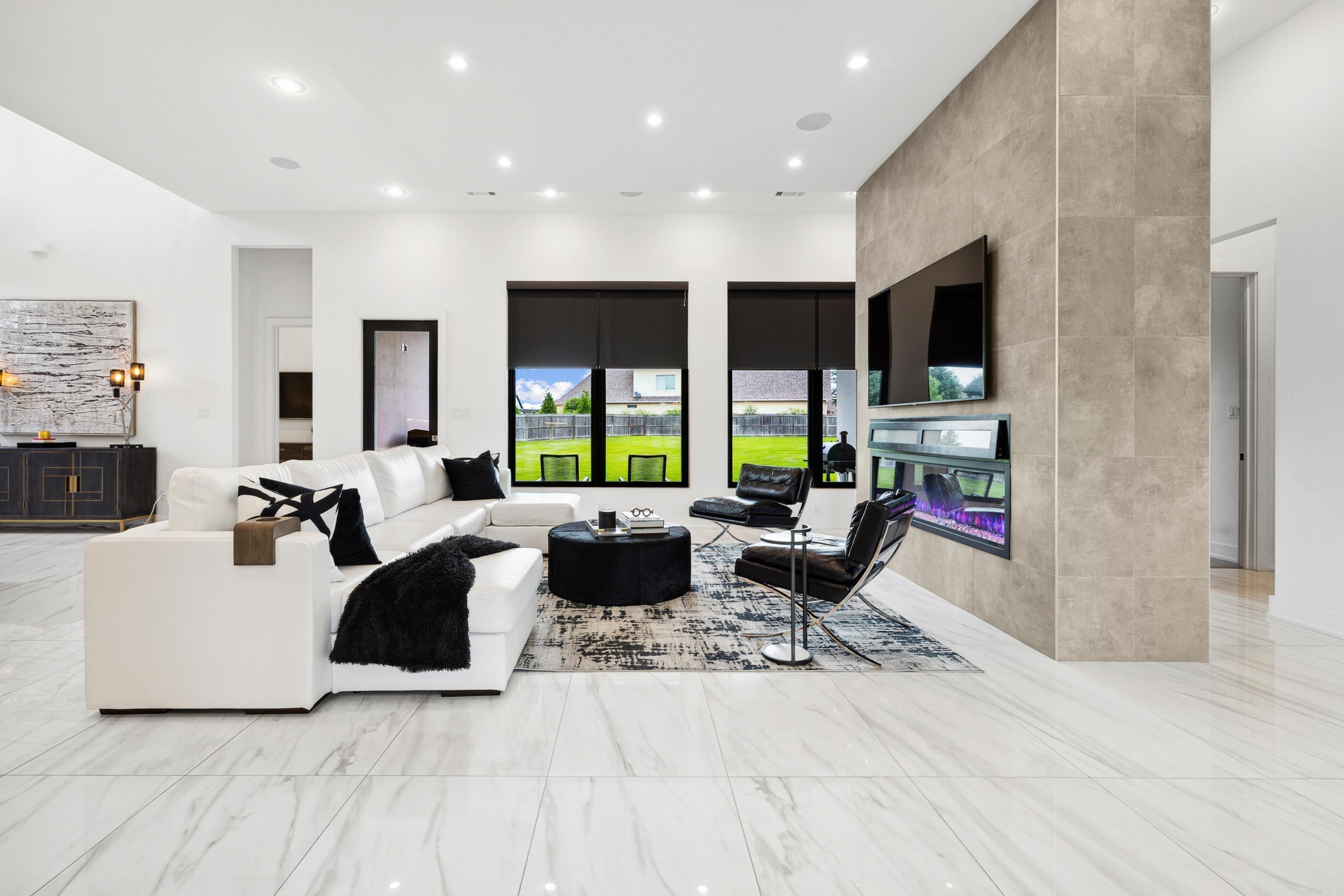 WEST LAKE VILLAGE - Residential