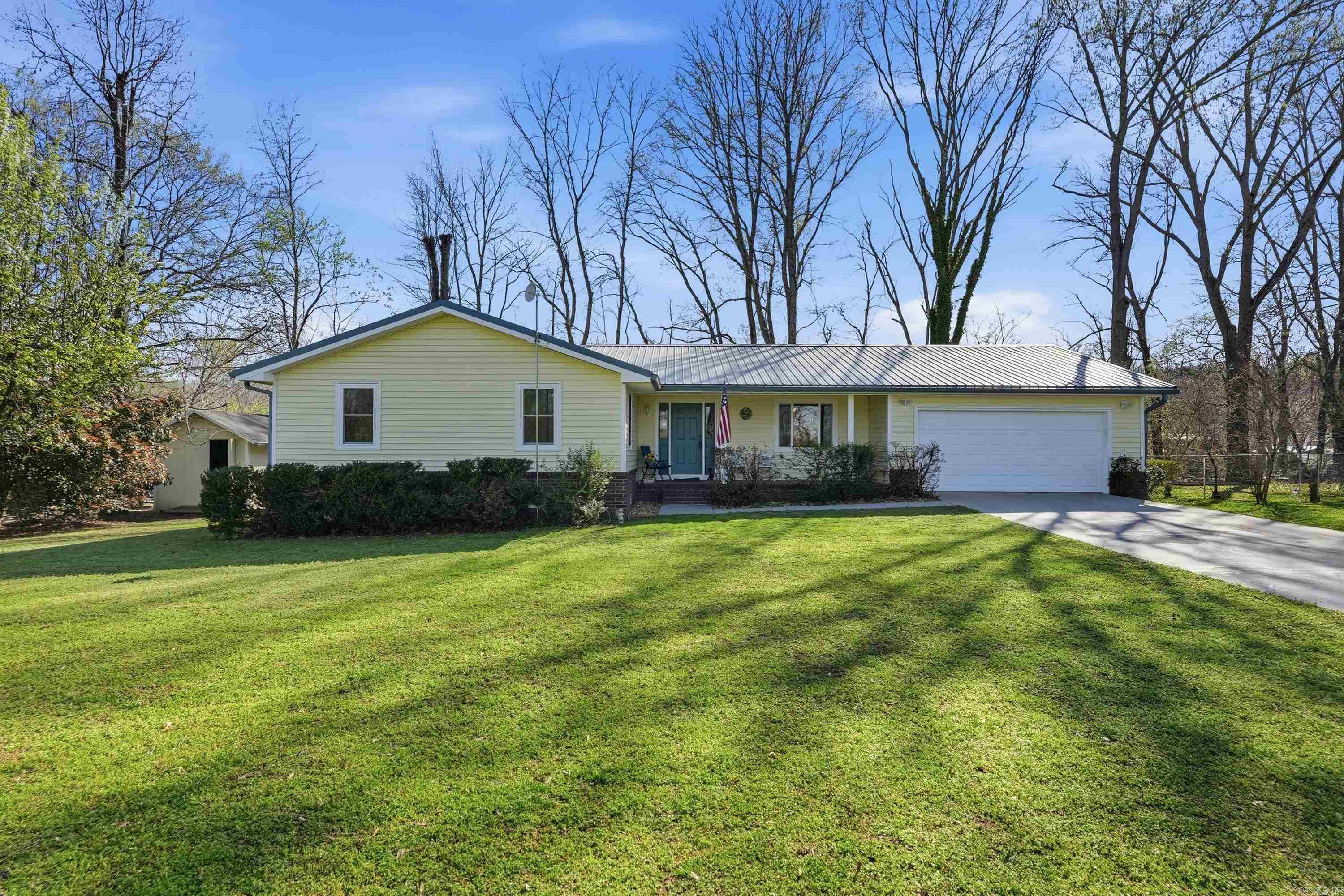 River Drive Estates - Residential