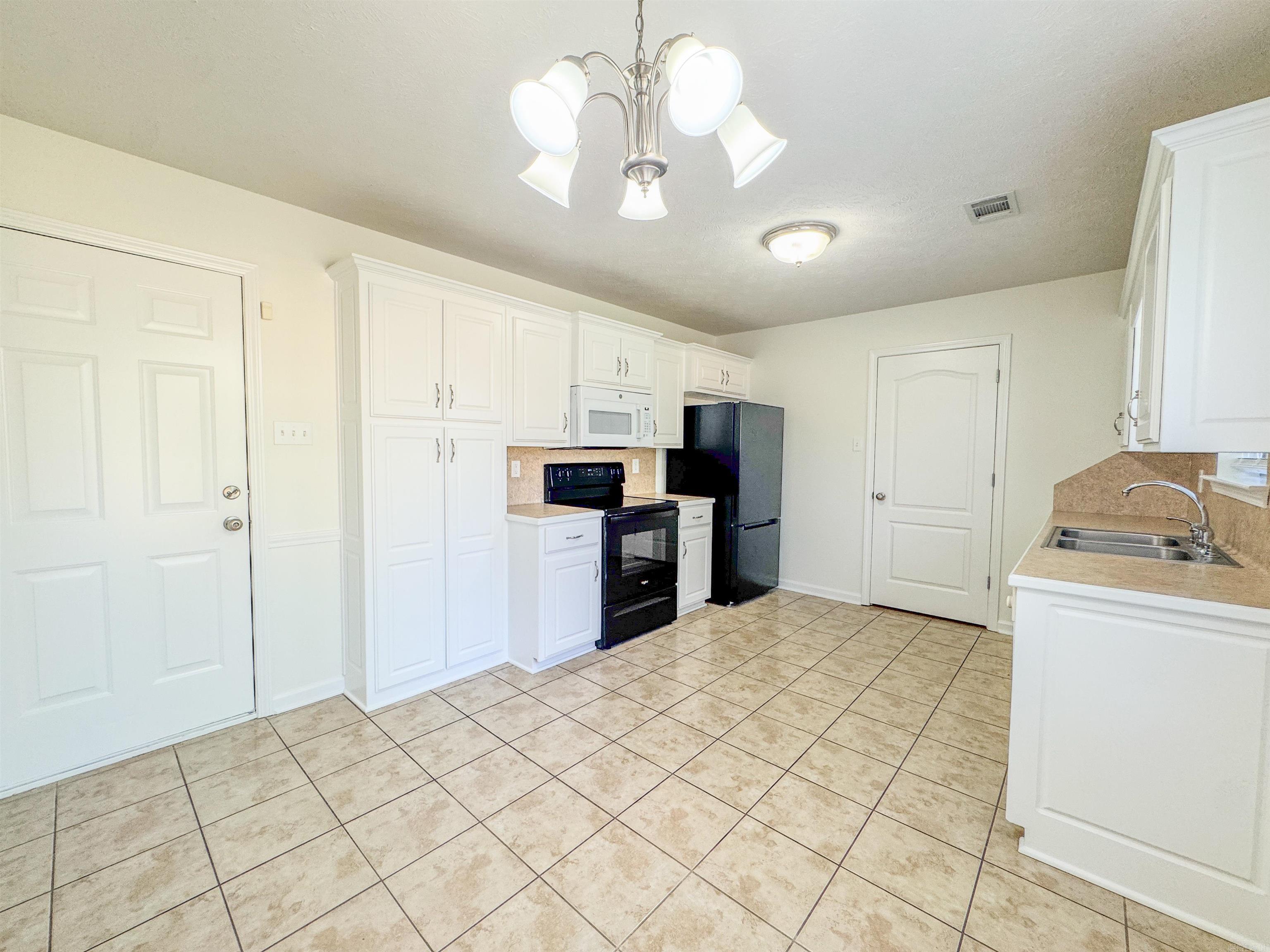 Moore & Martin - Residential Lease