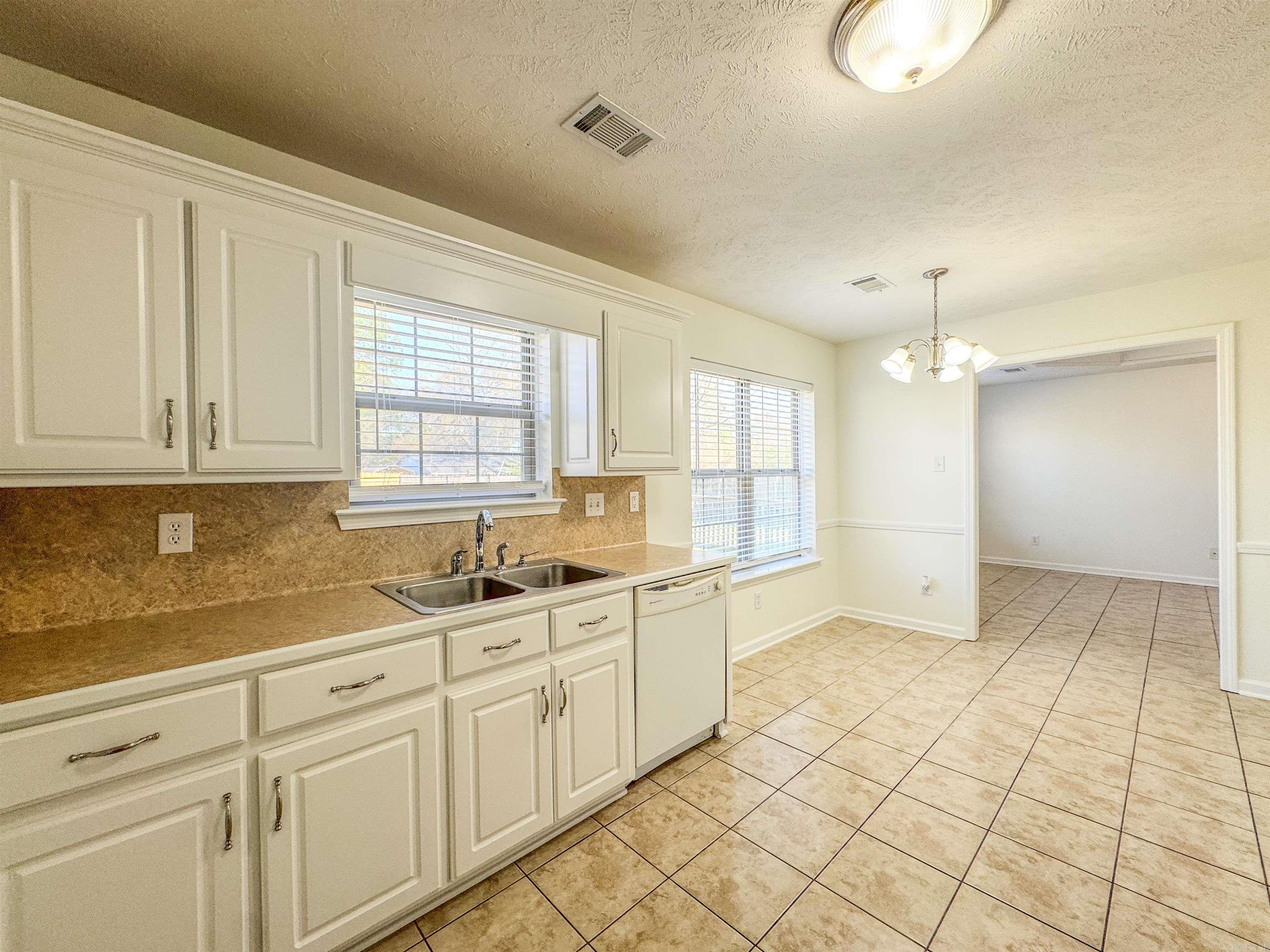 Moore & Martin - Residential Lease