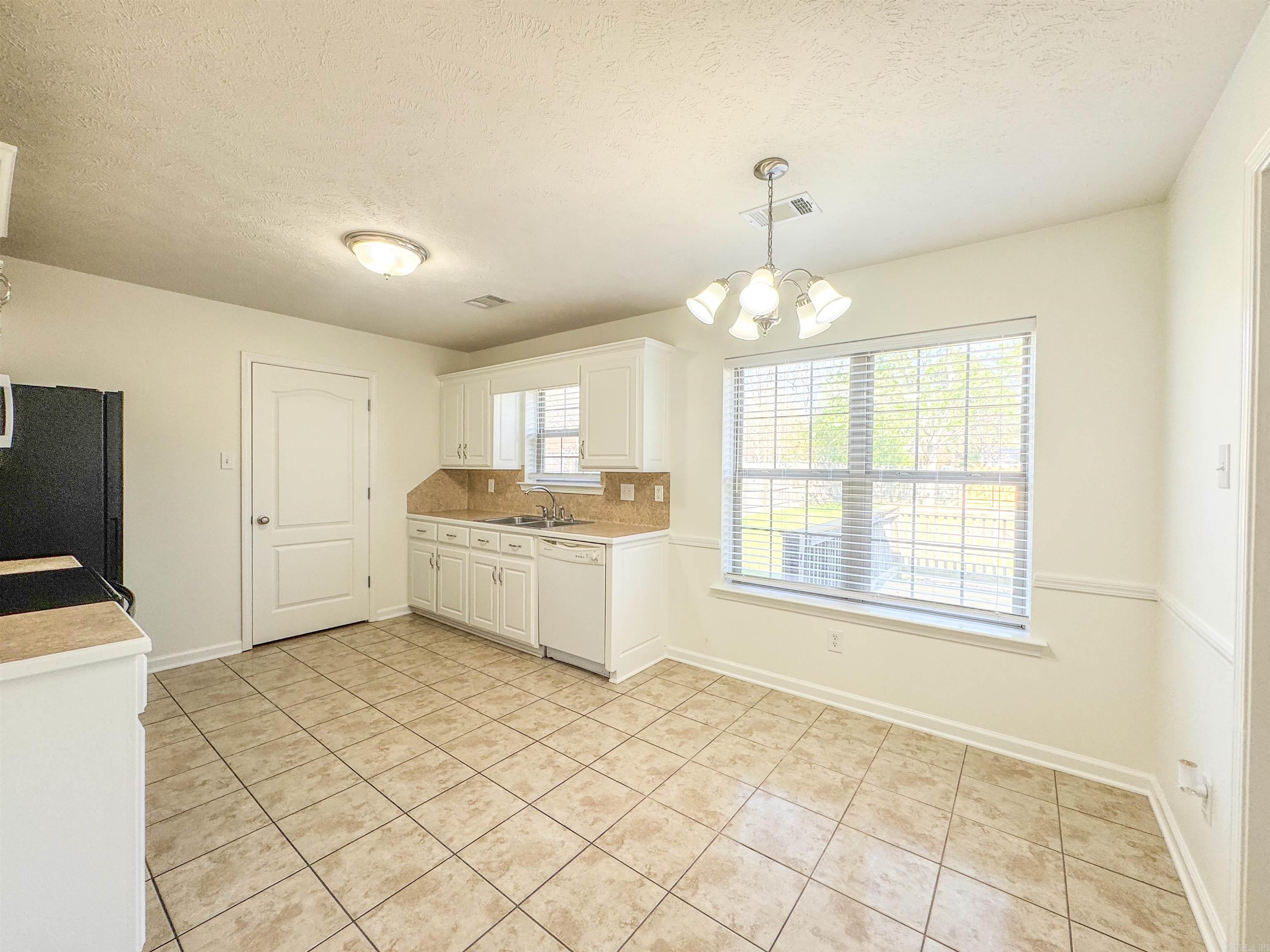 Moore & Martin - Residential Lease