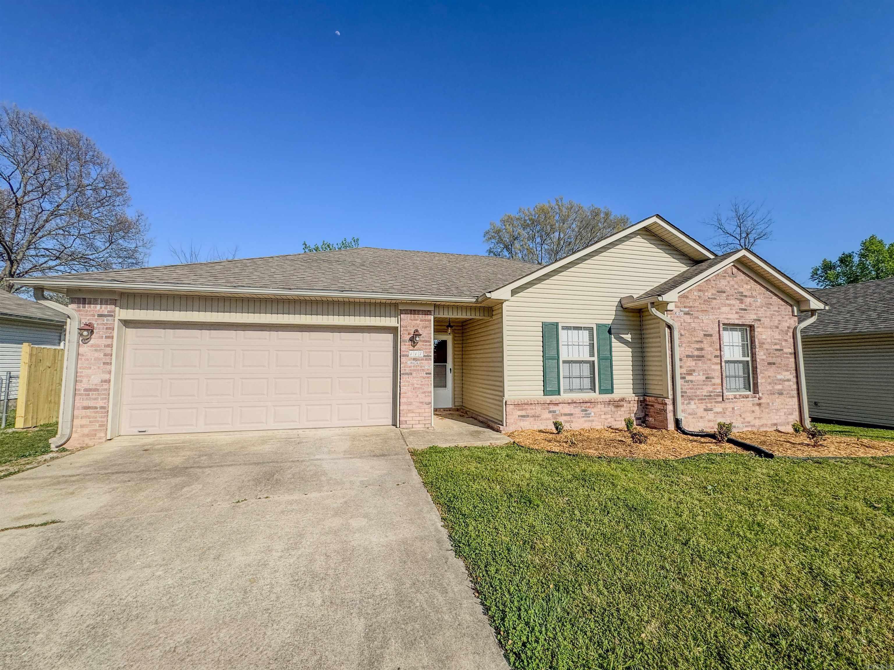 Moore & Martin - Residential Lease