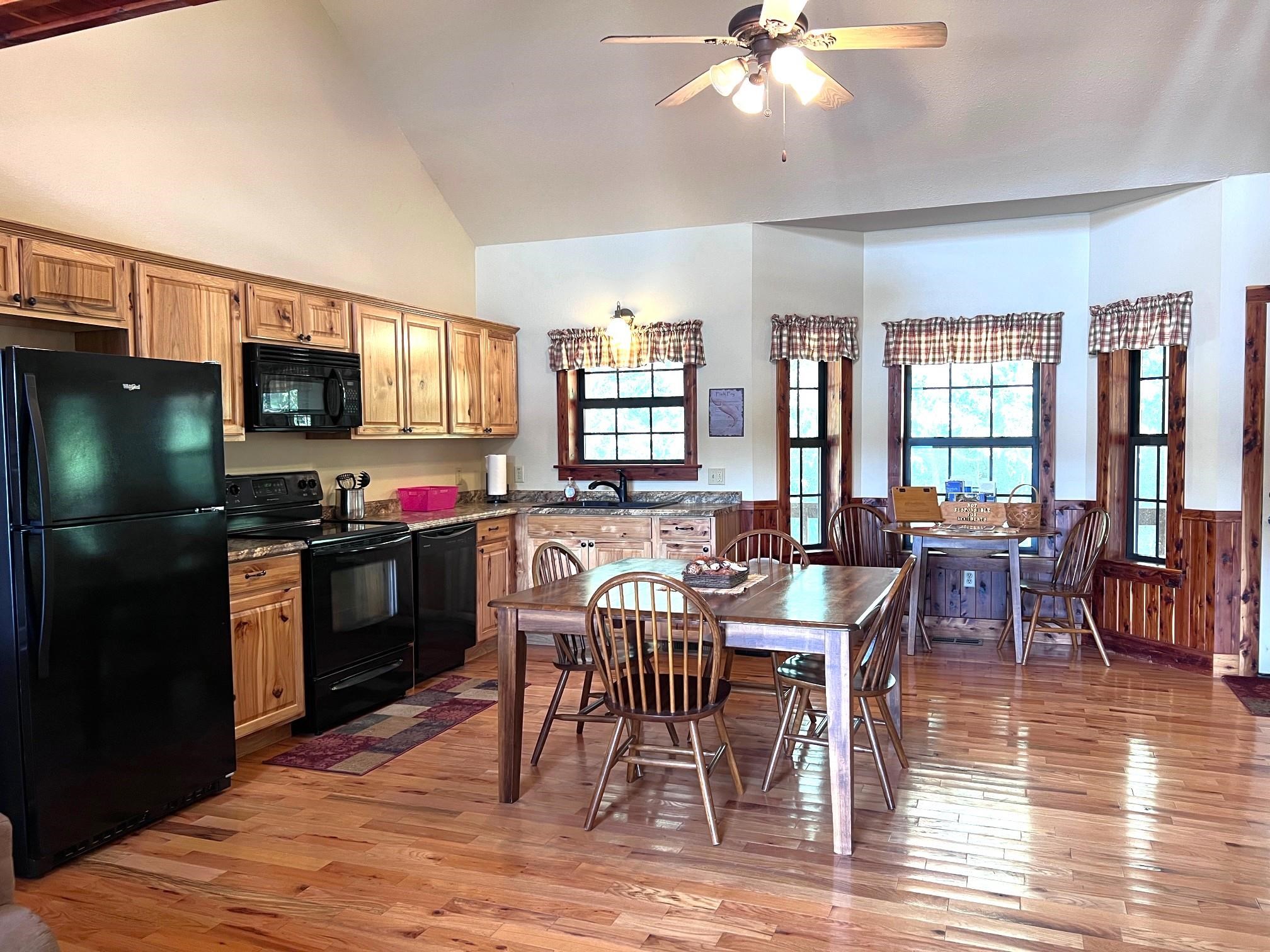 MULLETT'S LANDING - Residential