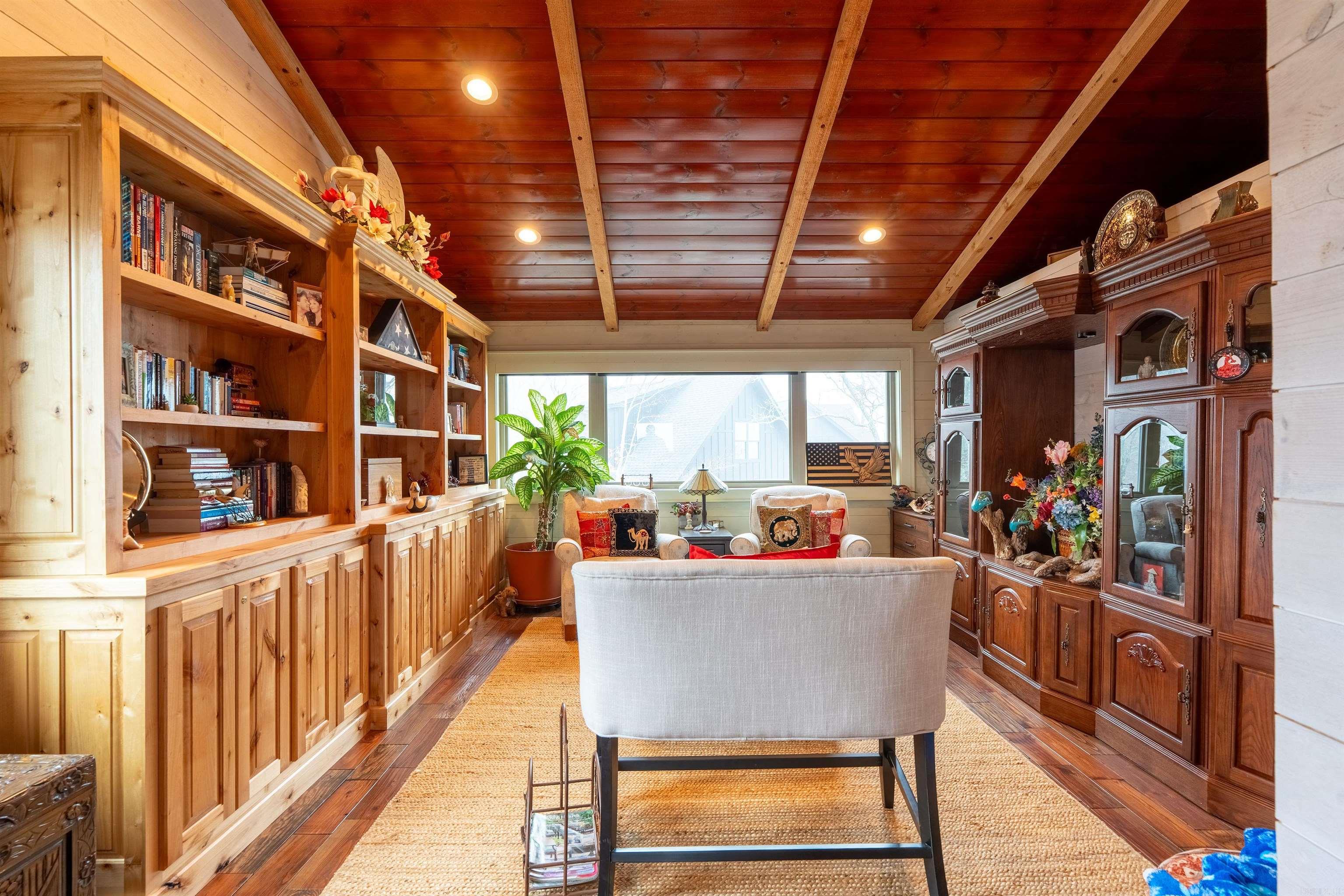 ANCHOR HEIGHTS - Residential