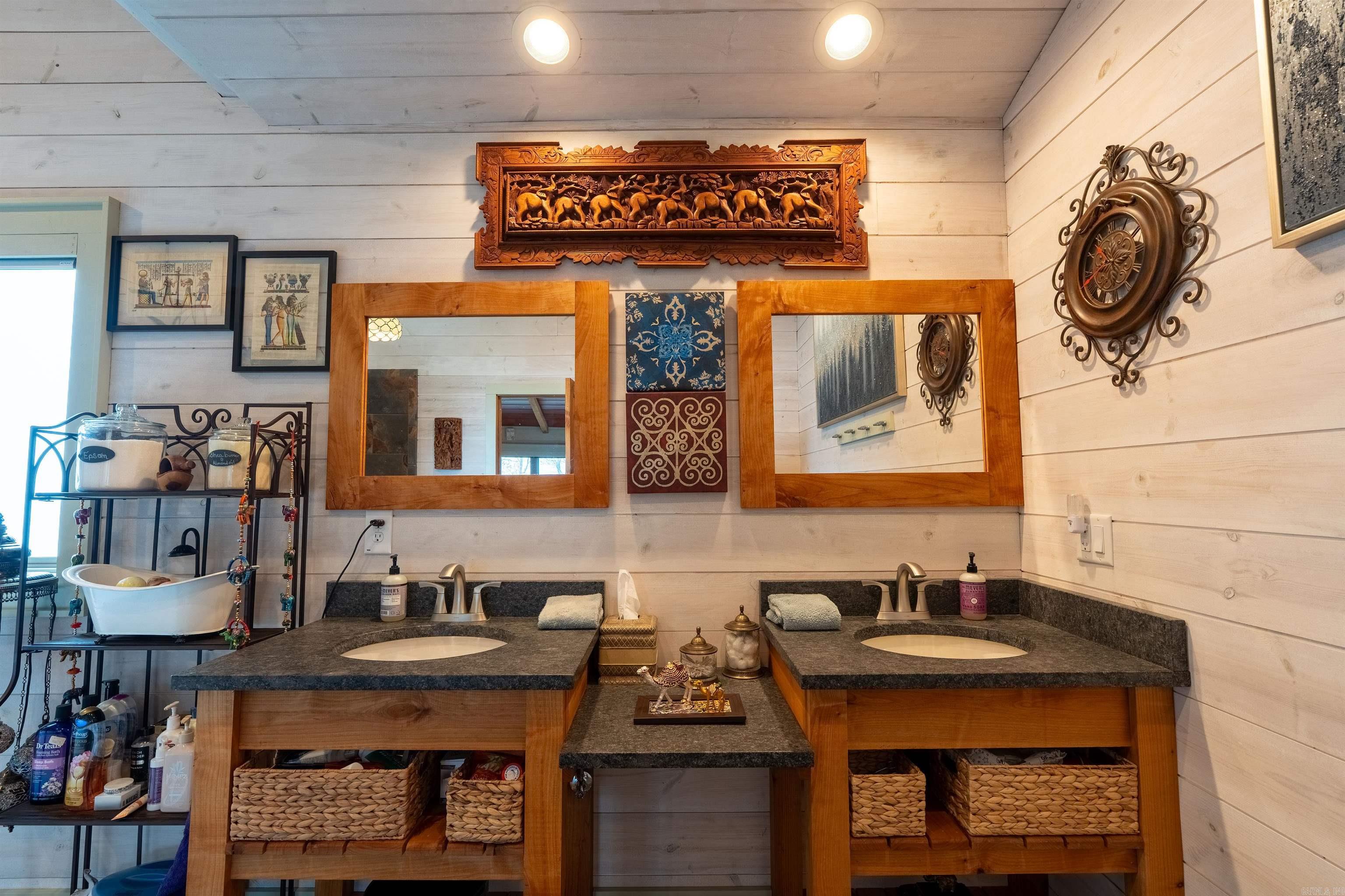 ANCHOR HEIGHTS - Residential