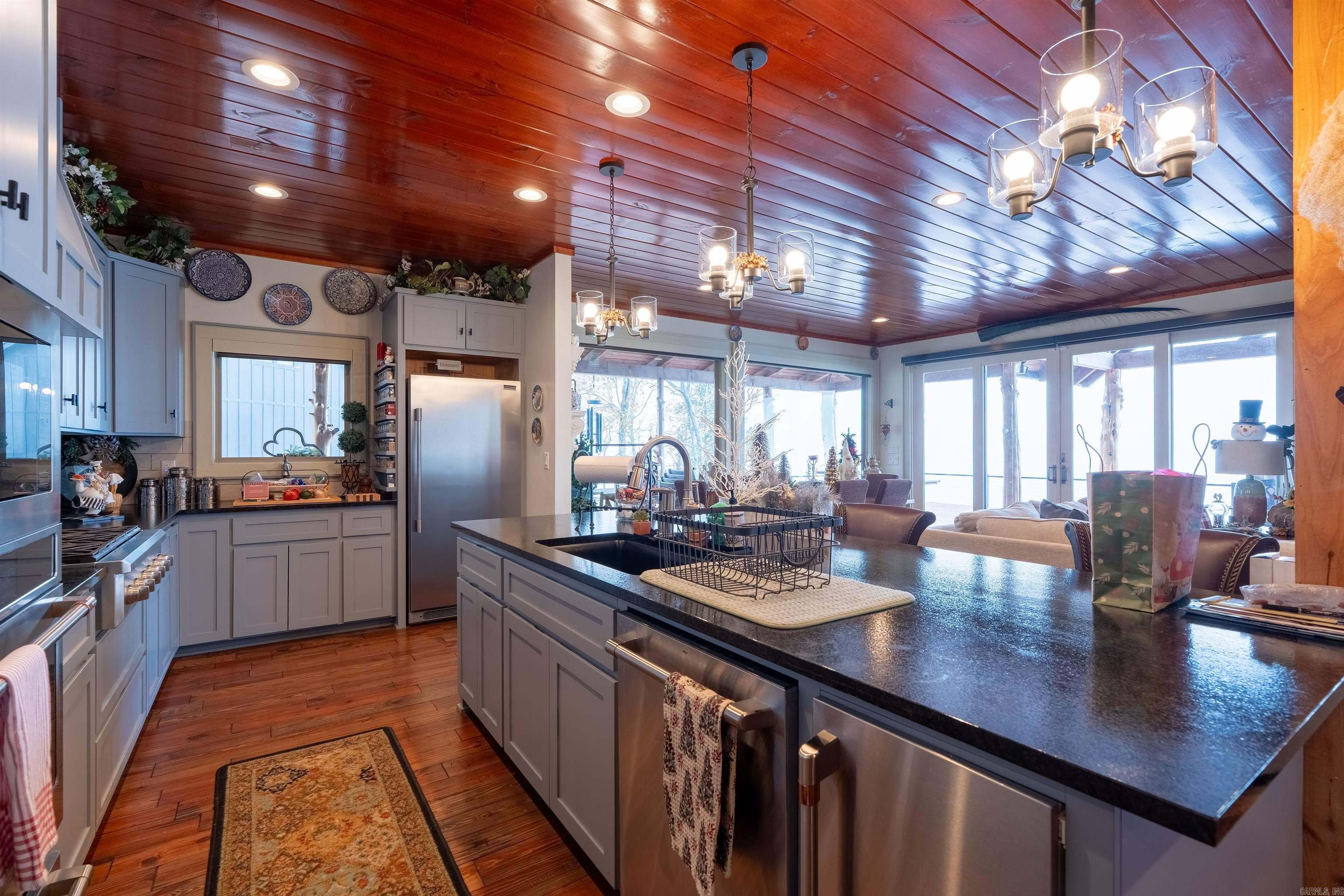 ANCHOR HEIGHTS - Residential