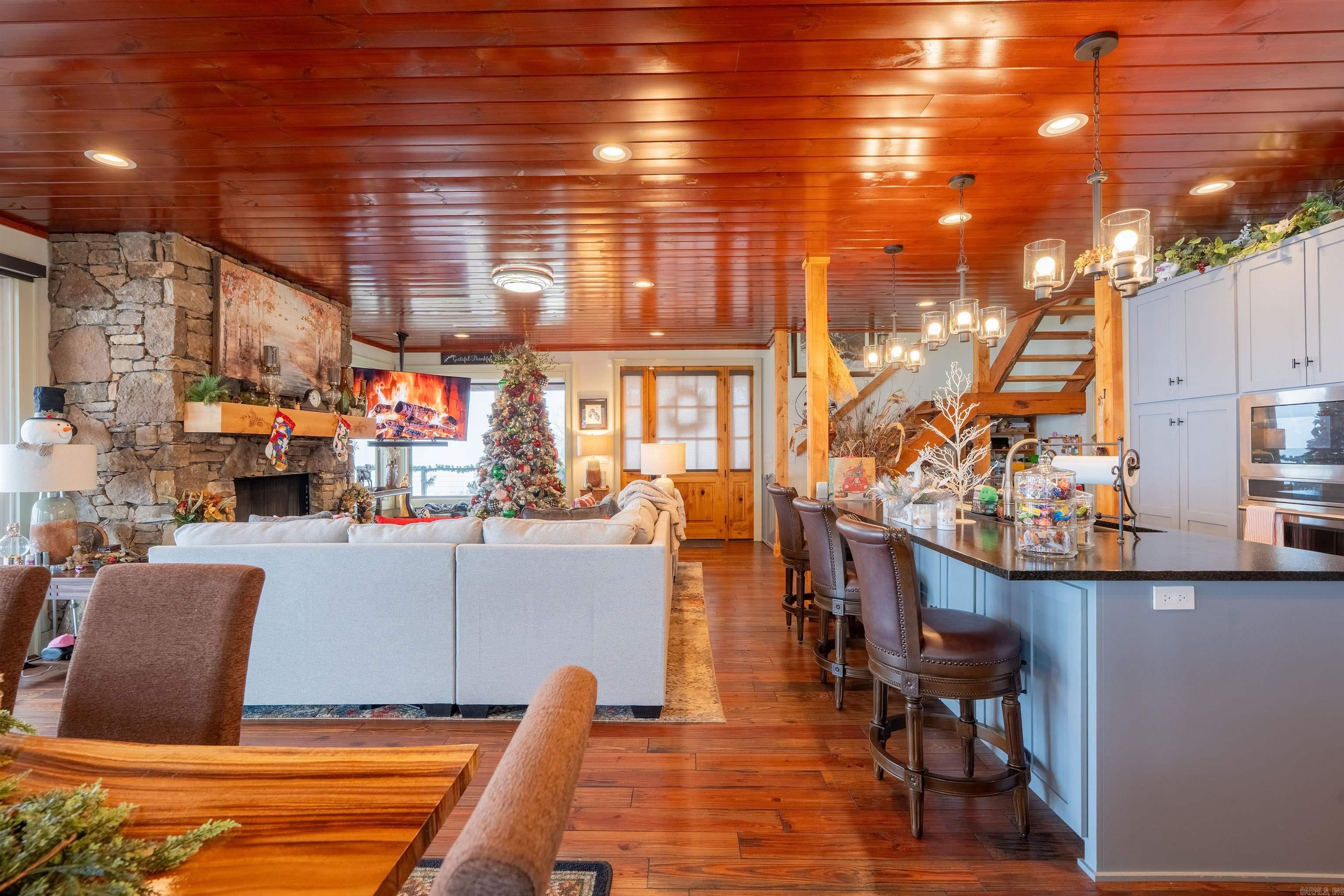 ANCHOR HEIGHTS - Residential