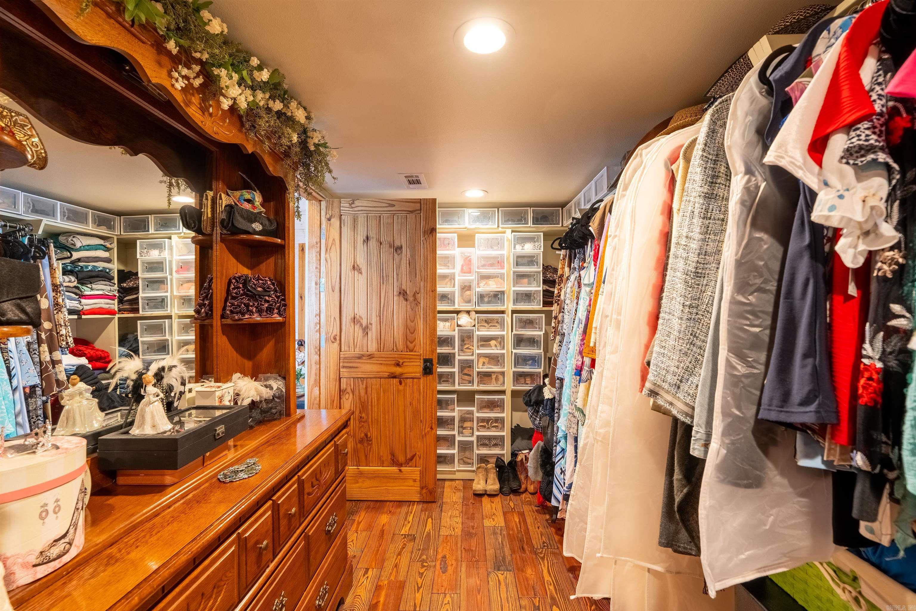 ANCHOR HEIGHTS - Residential