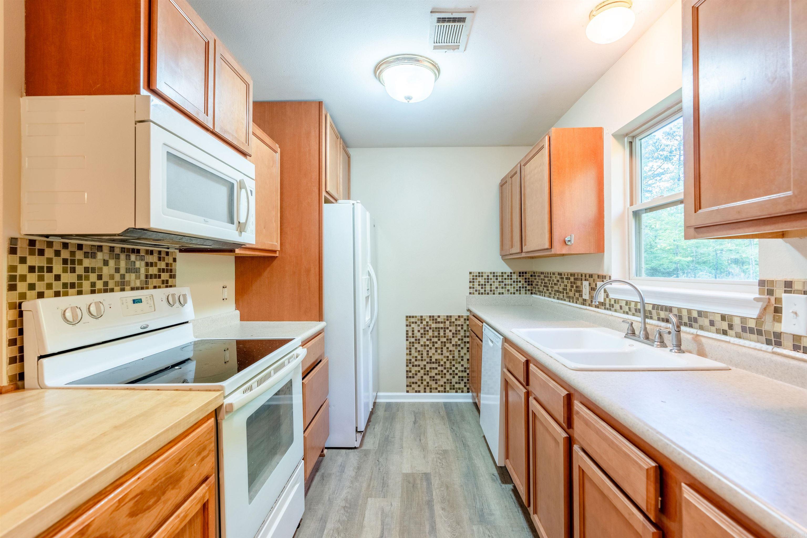 TABLEROCK ESTATES - LAKE - Residential