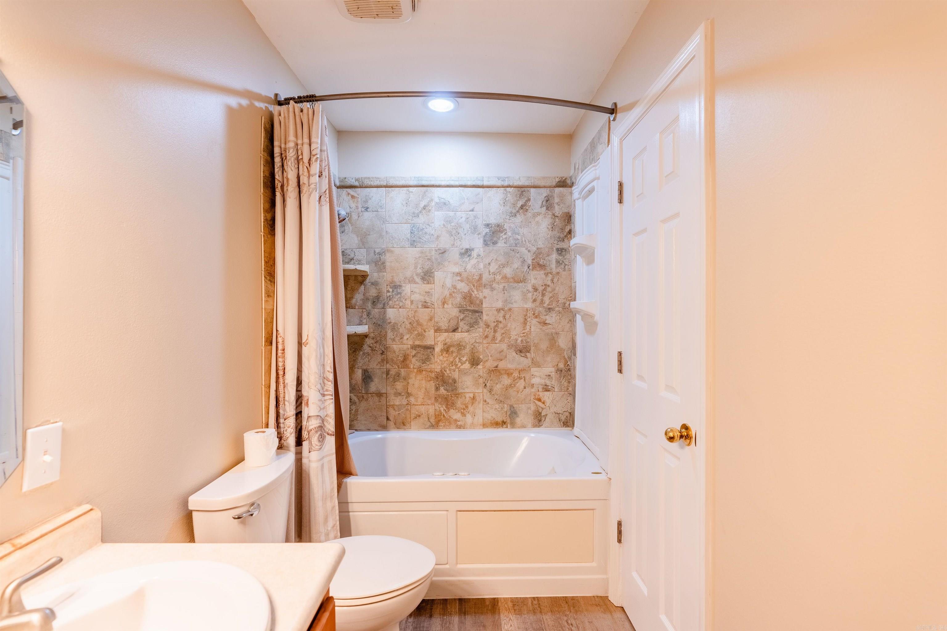 TABLEROCK ESTATES - LAKE - Residential