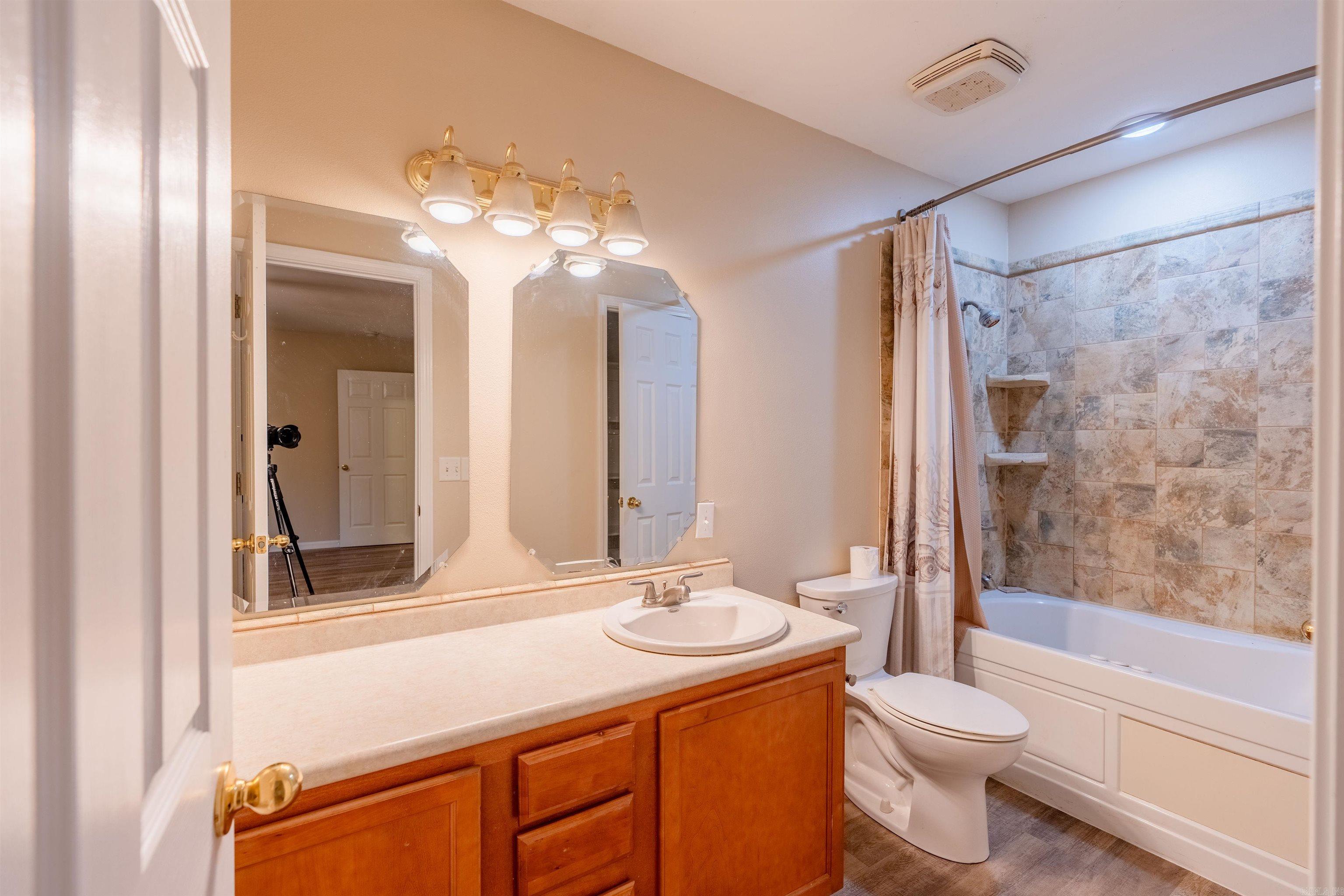 TABLEROCK ESTATES - LAKE - Residential