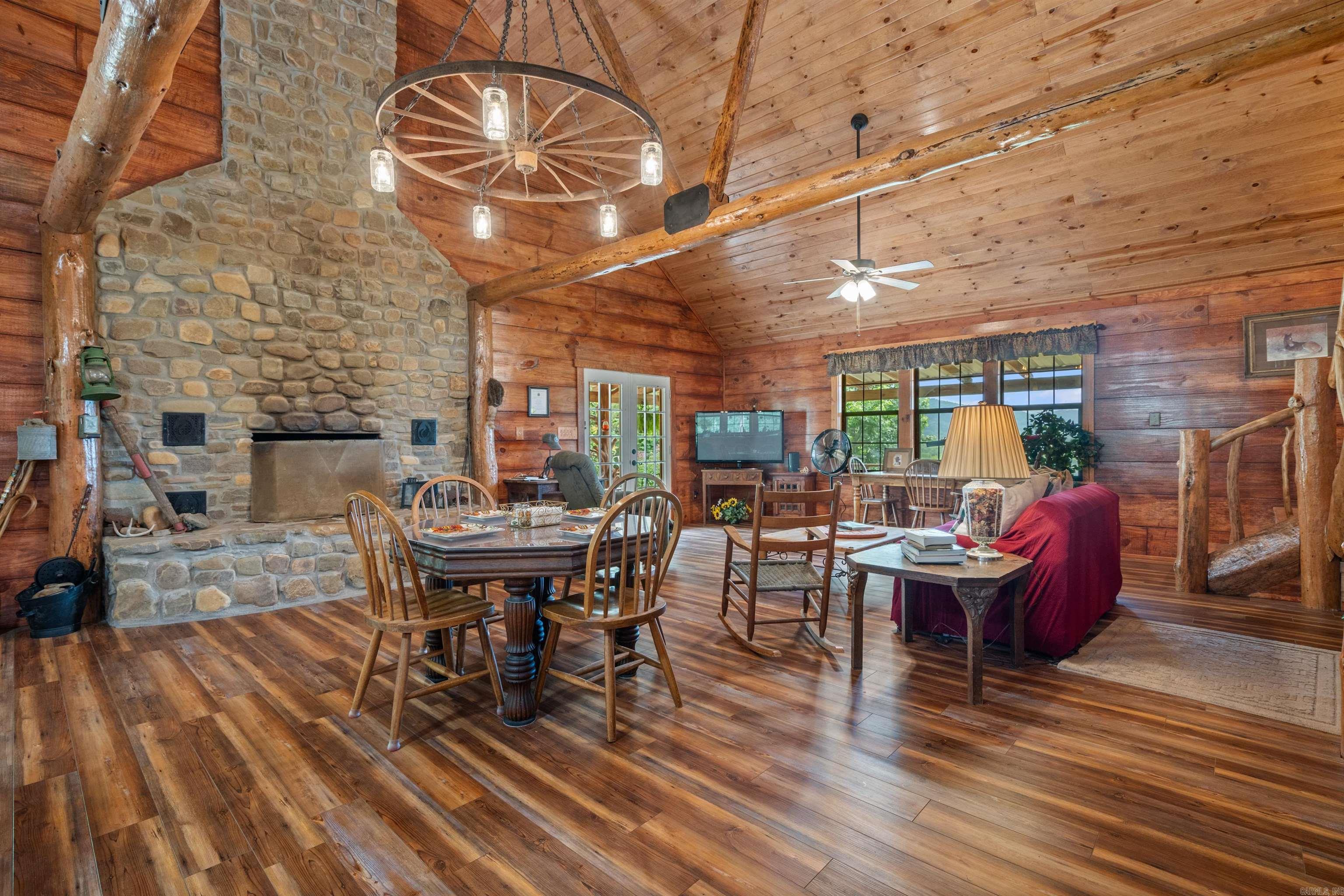 UNPLATTED ACREAGE - Residential