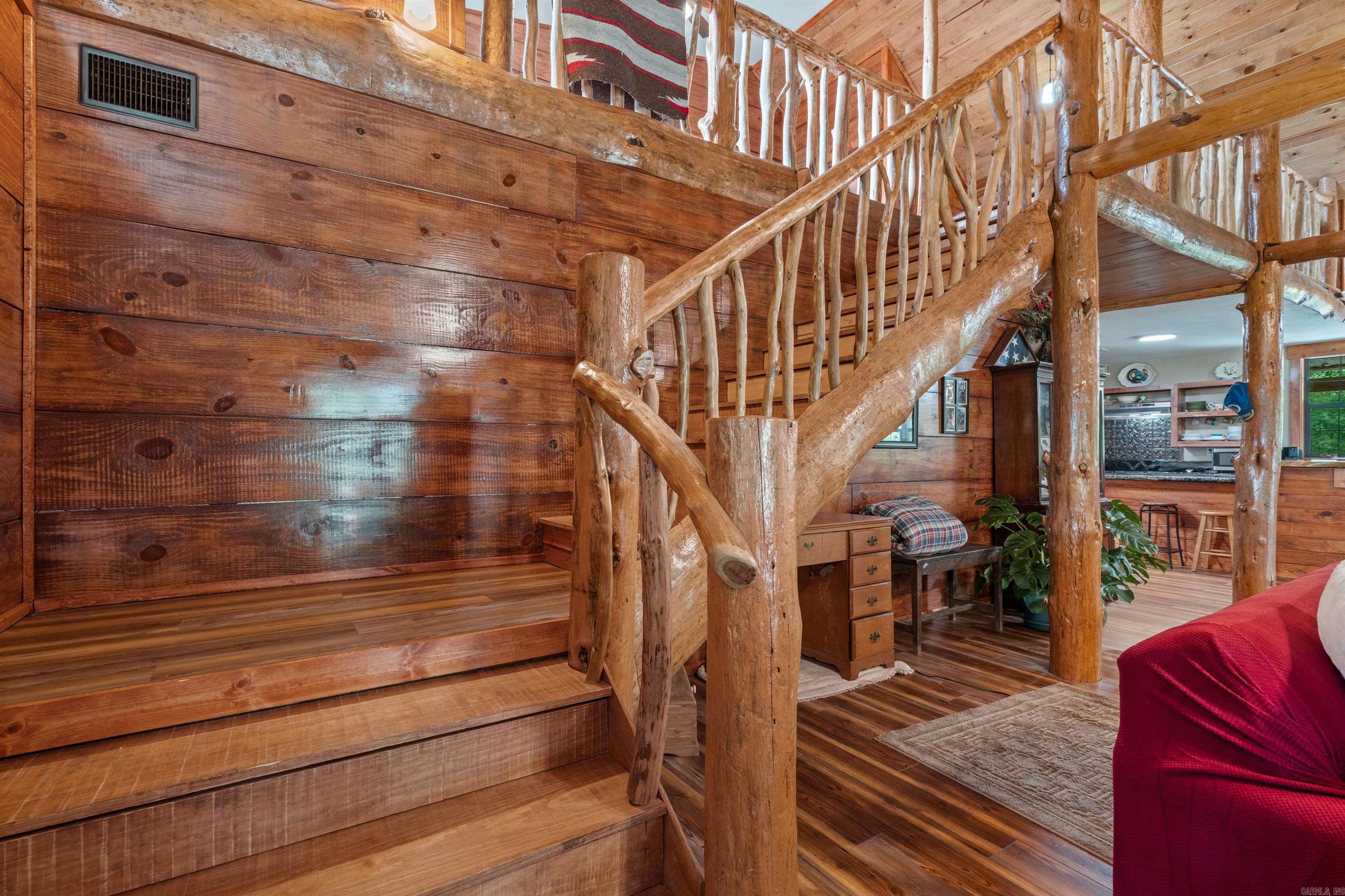 UNPLATTED ACREAGE - Residential