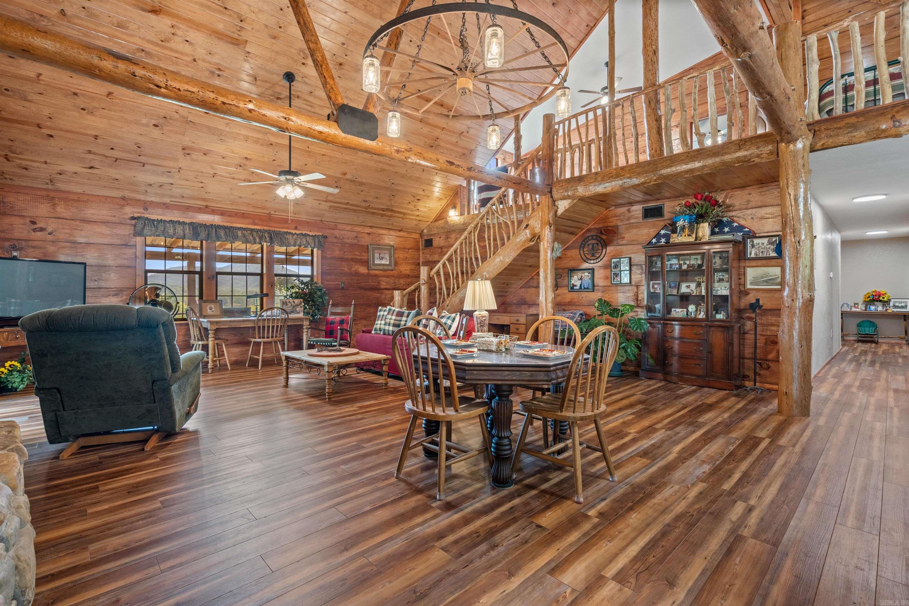 UNPLATTED ACREAGE - Residential