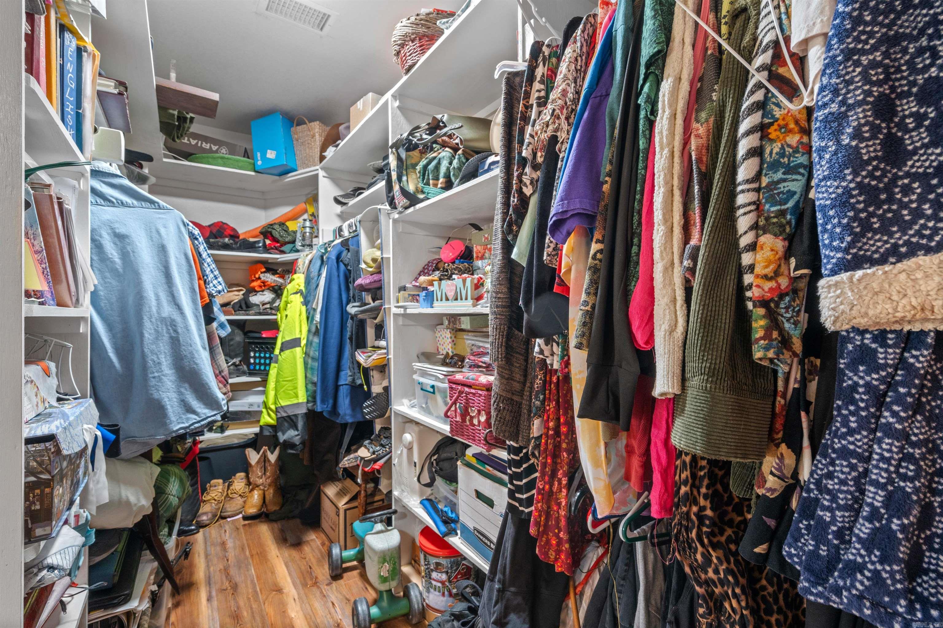 UNPLATTED ACREAGE - Residential