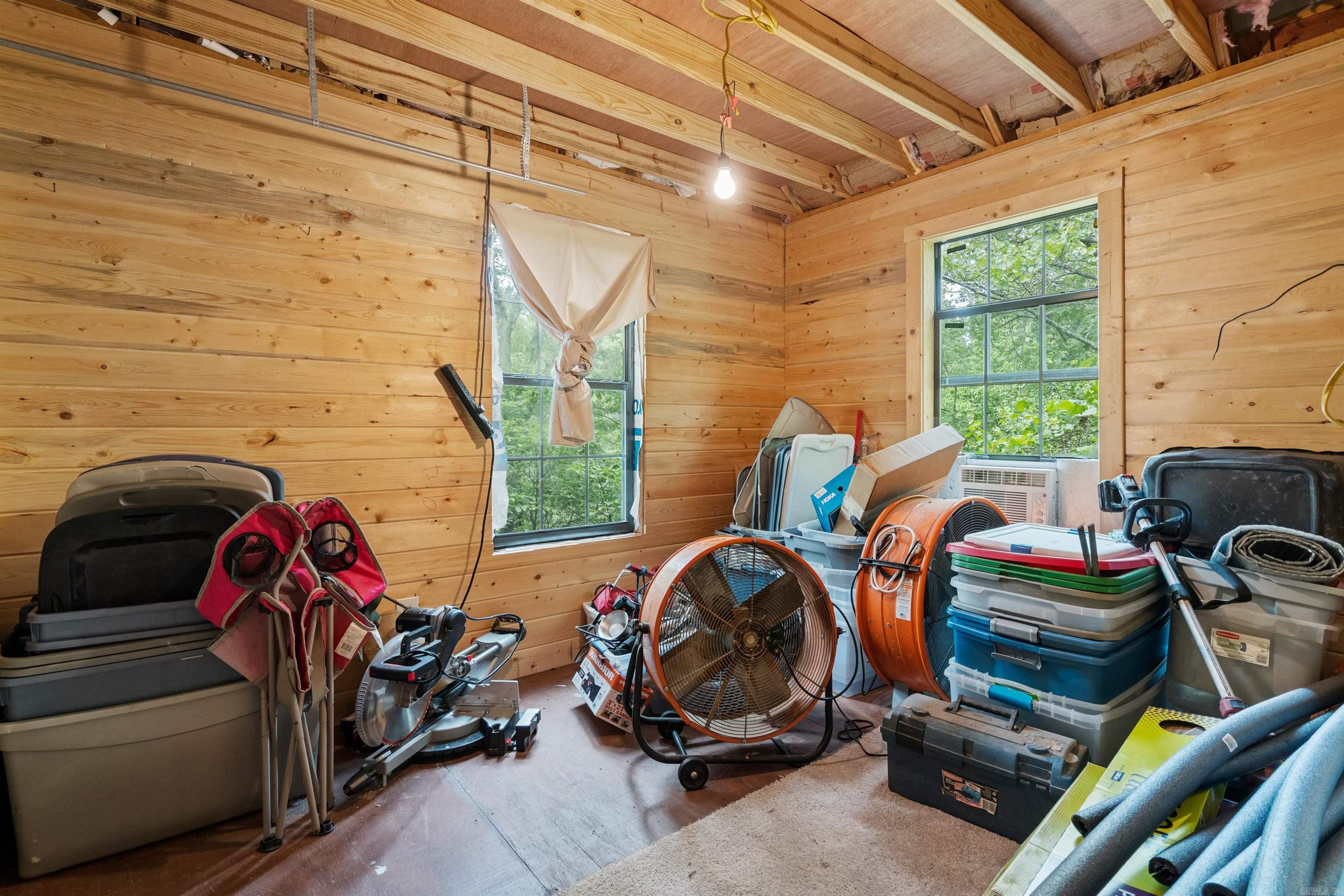 UNPLATTED ACREAGE - Residential