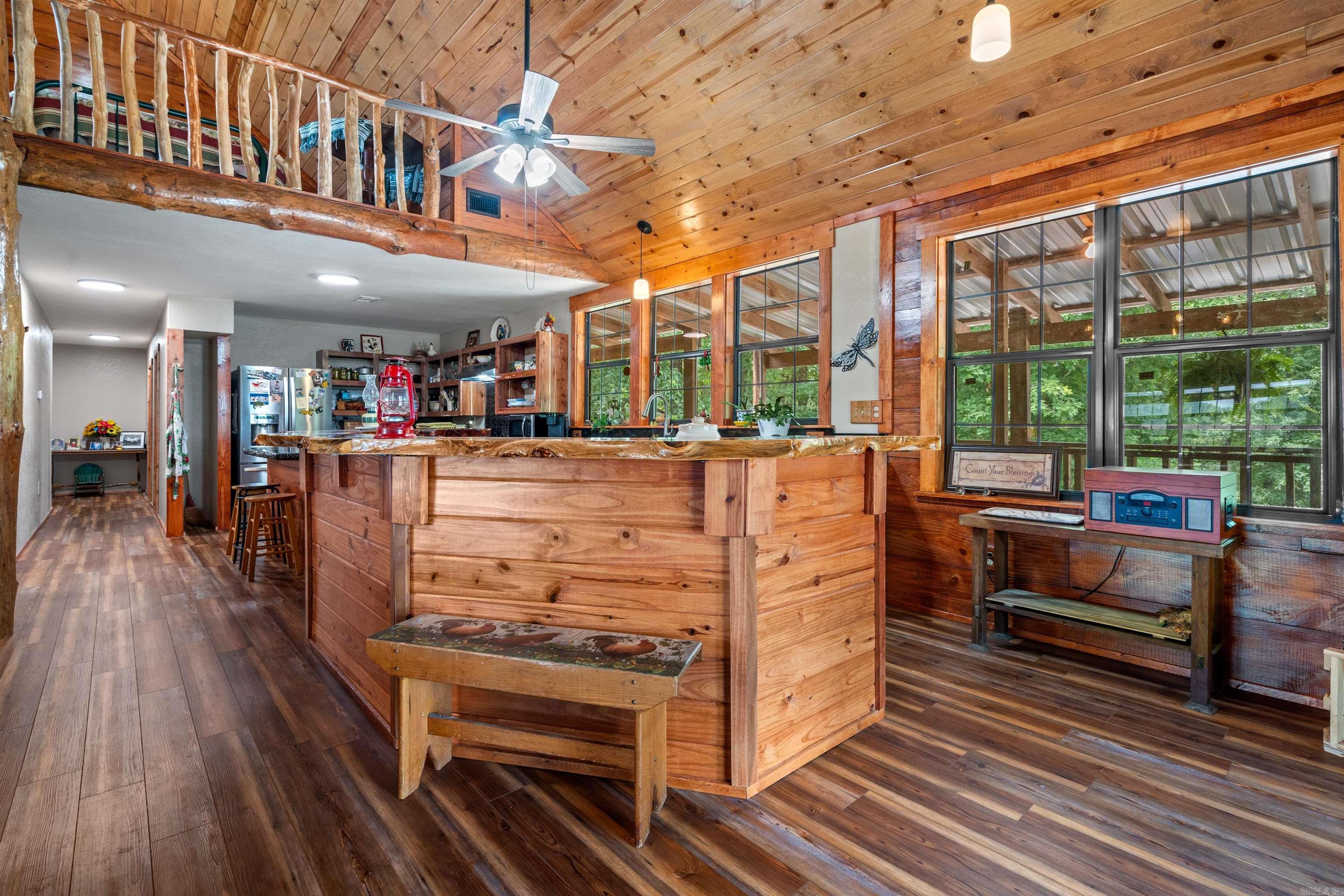 UNPLATTED ACREAGE - Residential