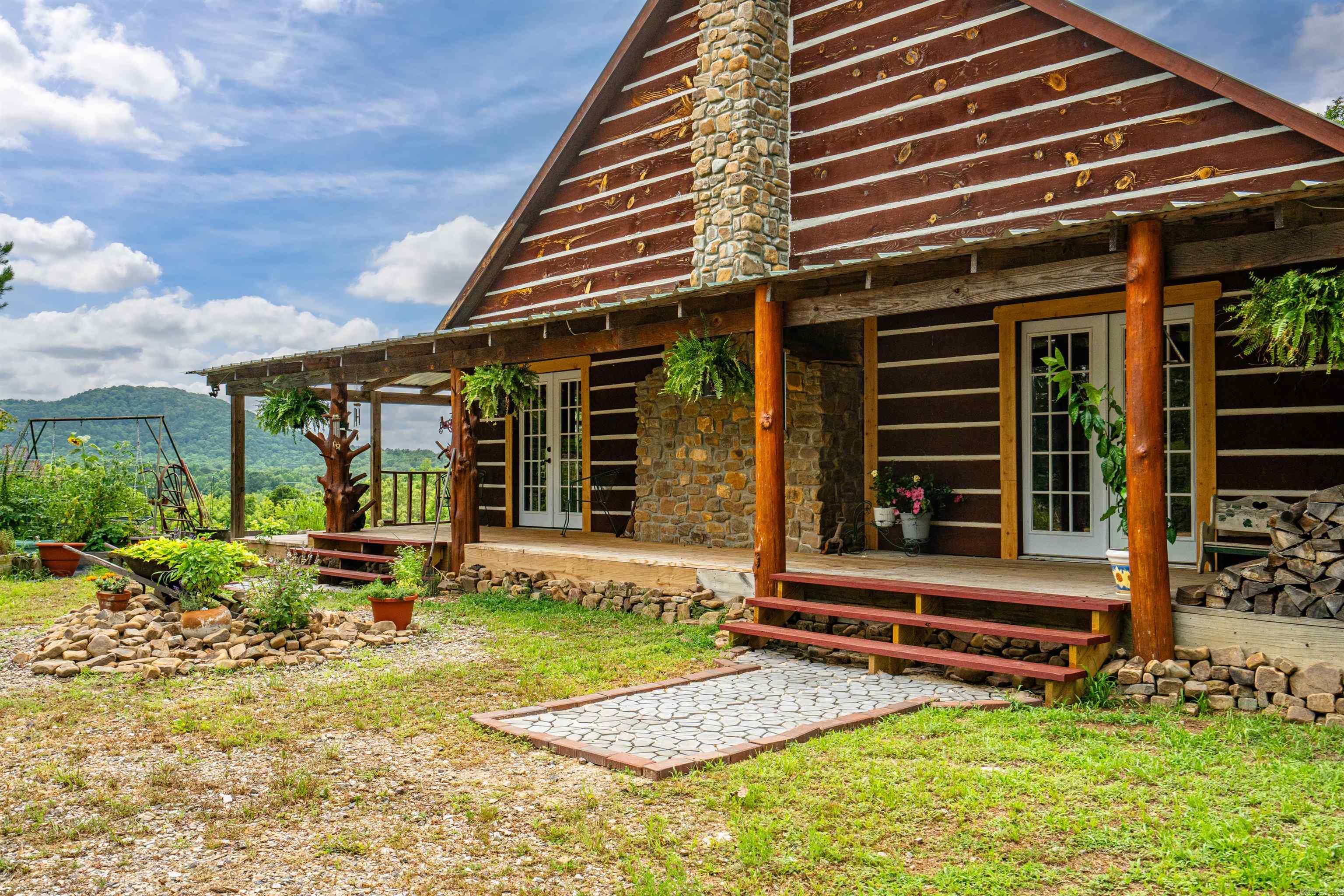 UNPLATTED ACREAGE - Residential