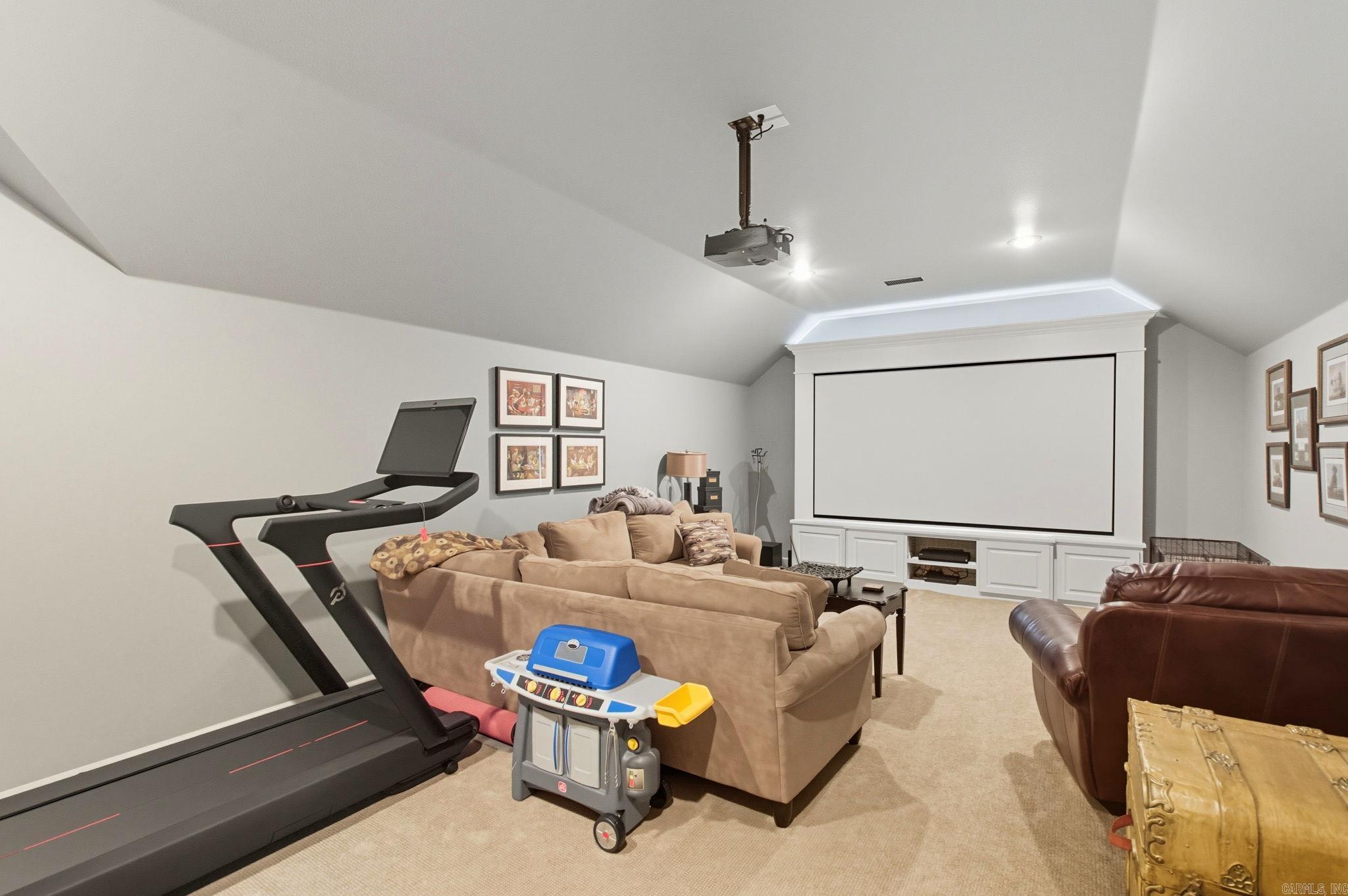 WOODLANDS EDGE - Residential