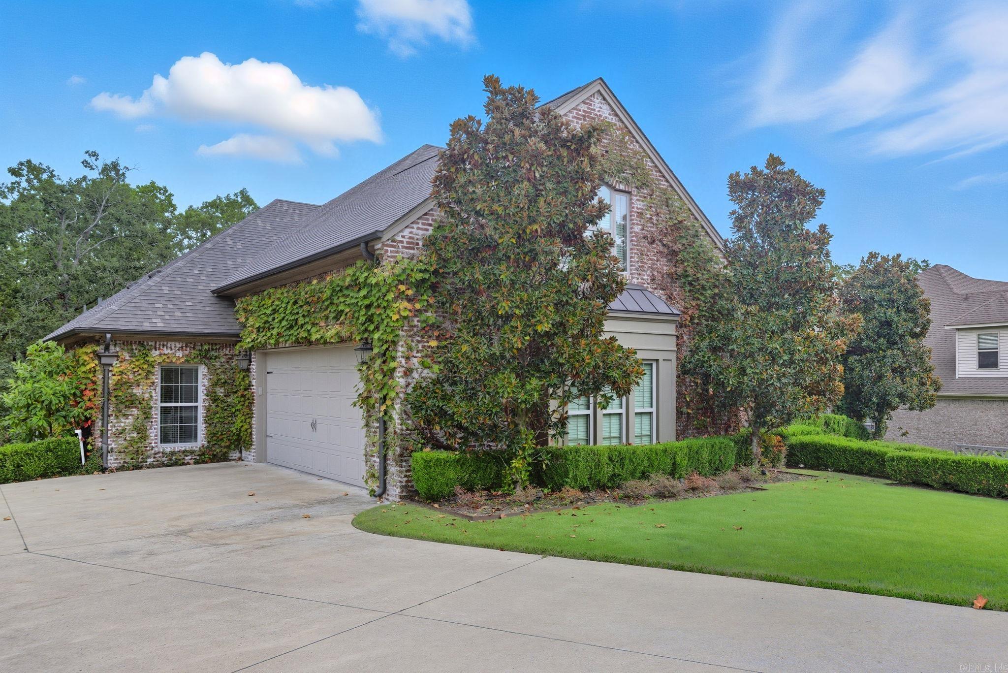 WOODLANDS EDGE - Residential