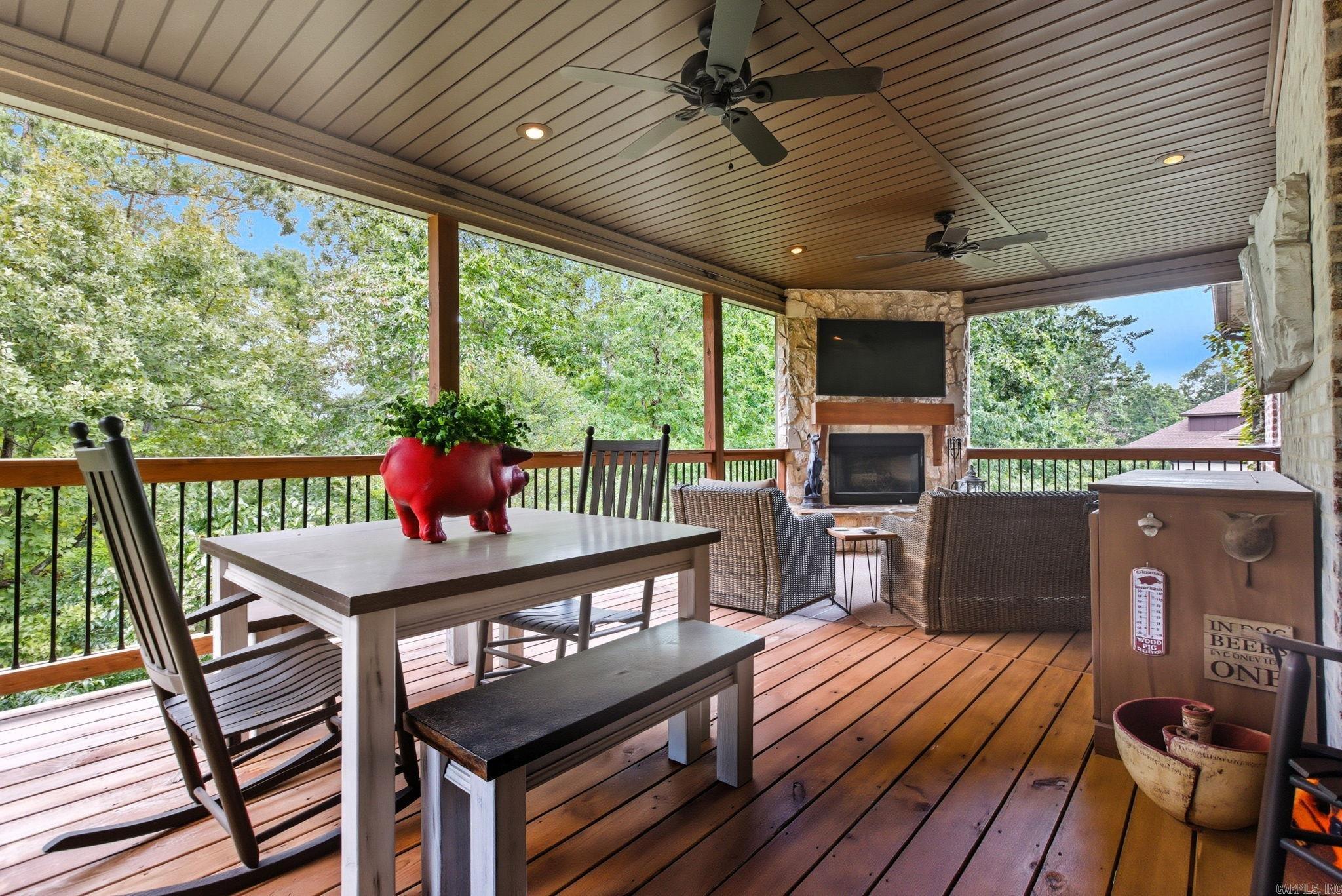 WOODLANDS EDGE - Residential