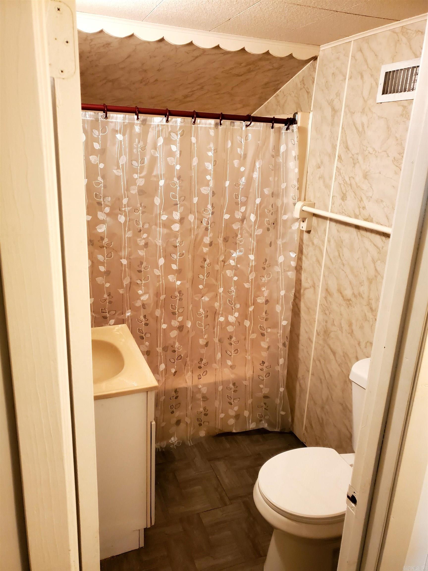 LAKEWOOD - Residential