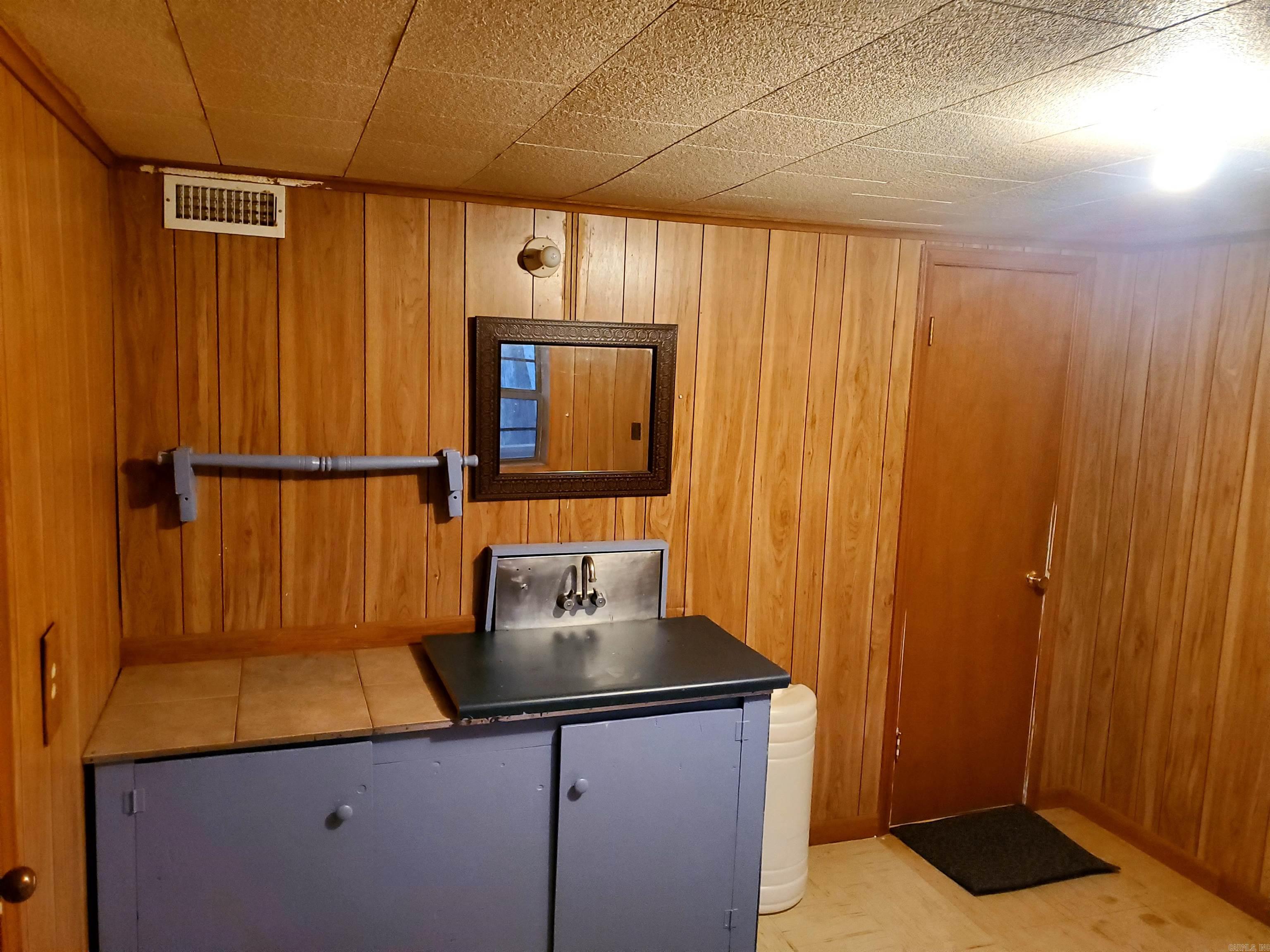 LAKEWOOD - Residential