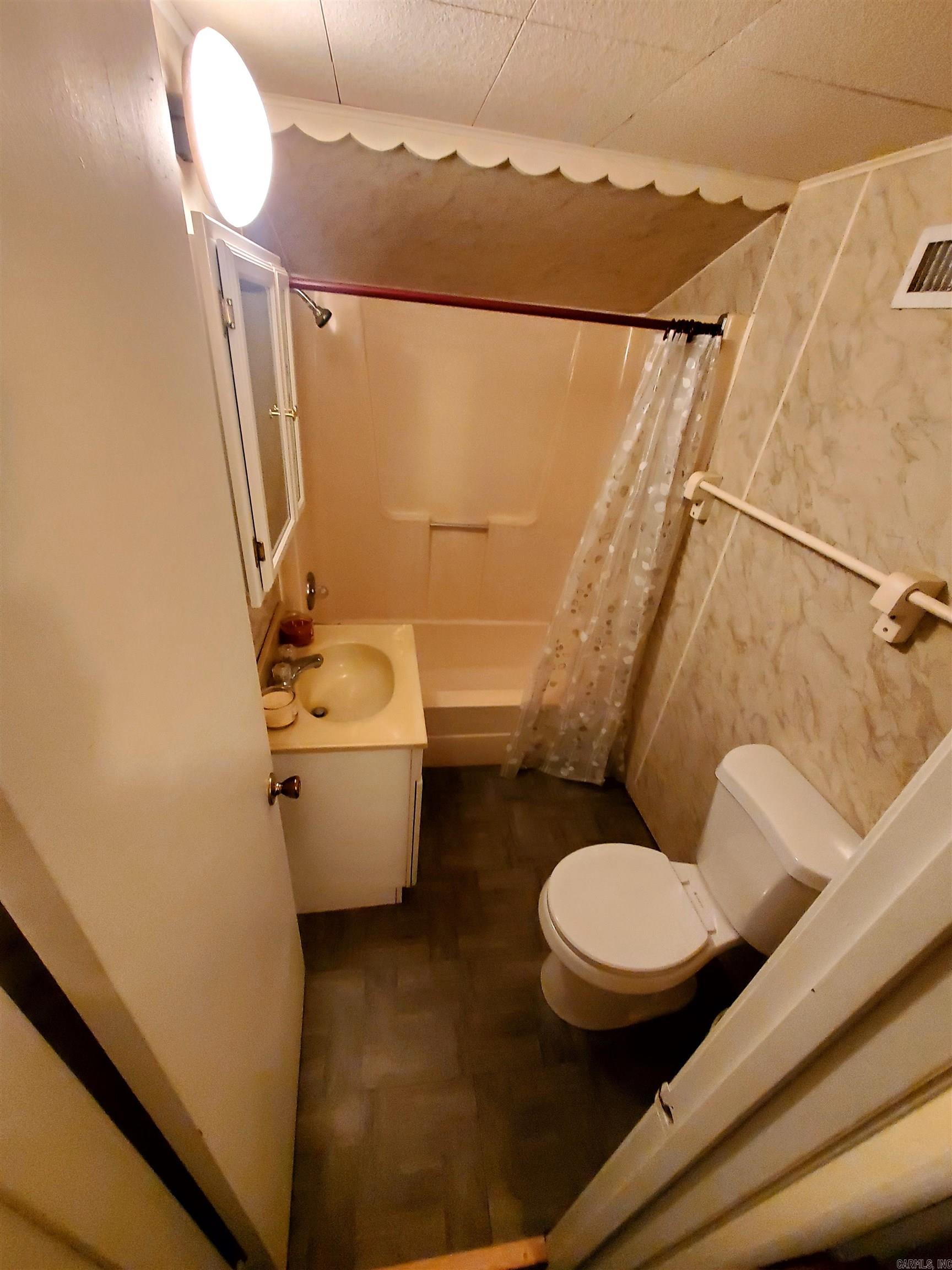 LAKEWOOD - Residential