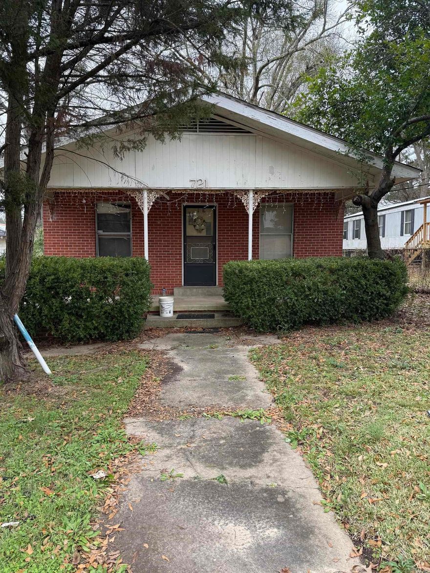 Perfect investment or starter property.