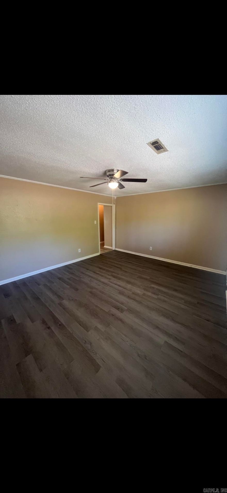 Beautiful and spacious 3 or 4 bedroom 2 bathroom home in a quiet neighborhood!