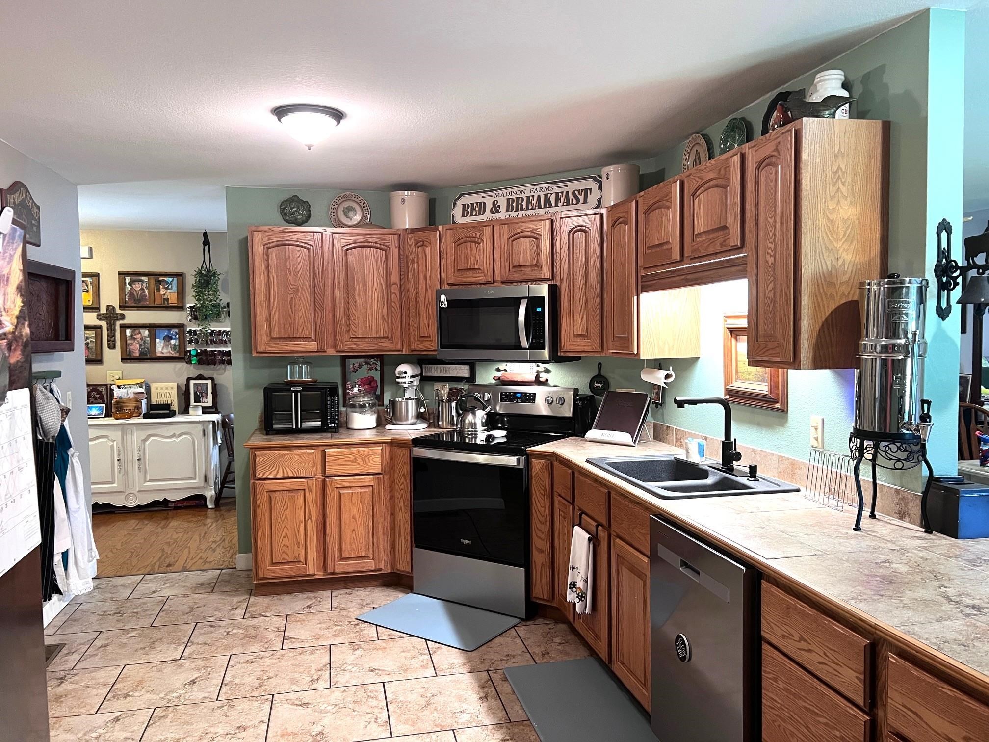 WHITEWATER ESTATES - Residential