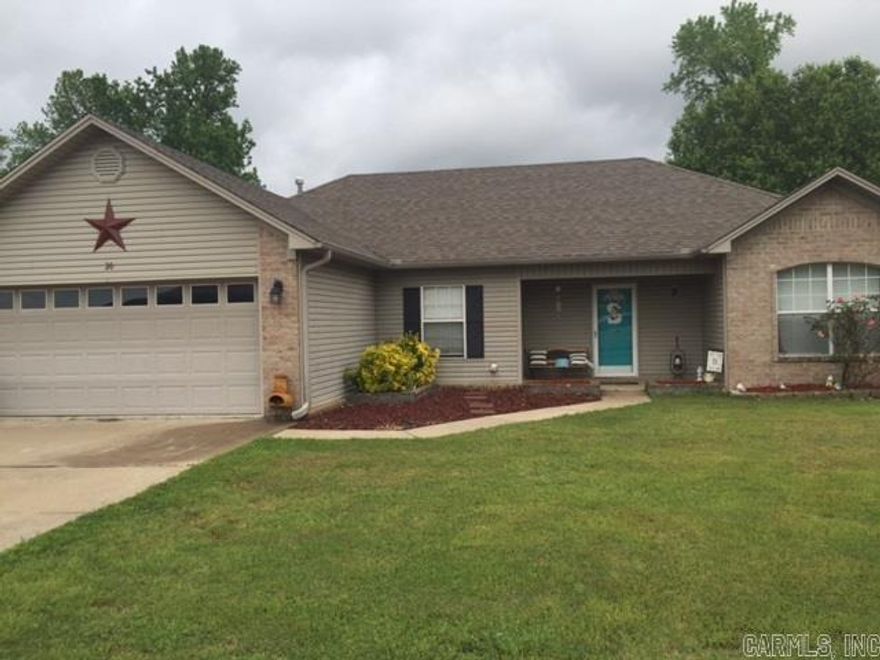 Nice split bedroom floor plan.  Roomy eat in kitchen with breakfast bar.  Comfortable family room with gas fire place.  Nice size back yard with in ground storm shelter.   (Showing Appointments after 4 PM until April 30, 2016)