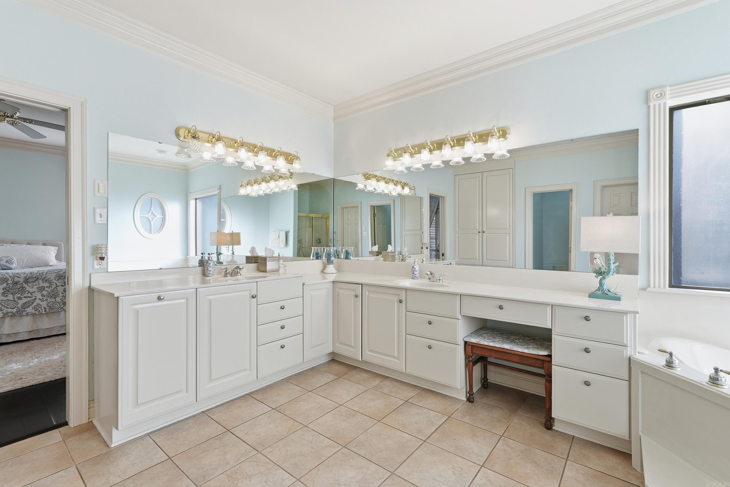 WELLINGTON - Residential