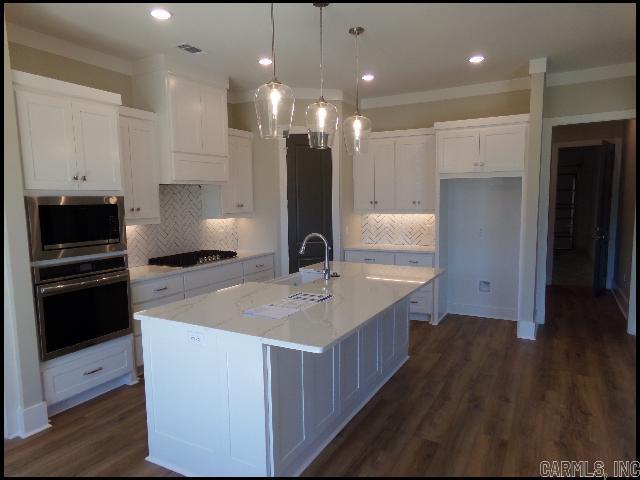 COUNTRY CLUB OF ARK THE - Residential Lease