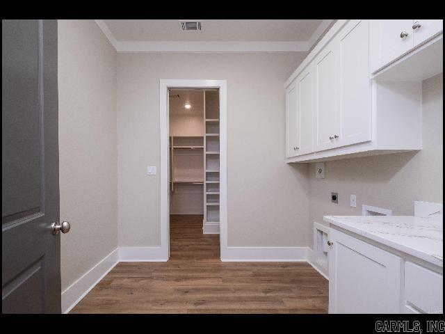 COUNTRY CLUB OF ARK THE - Residential Lease