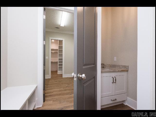 COUNTRY CLUB OF ARK THE - Residential Lease
