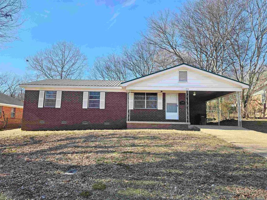 Adorable 3-bedroom, 1-bath home—perfect for a first-time buyer or anyone looking to downsize! Cozy and full of charm, this home features fresh paint, beautiful hardwood floors, and a fenced backyard. Ready for its next owner!