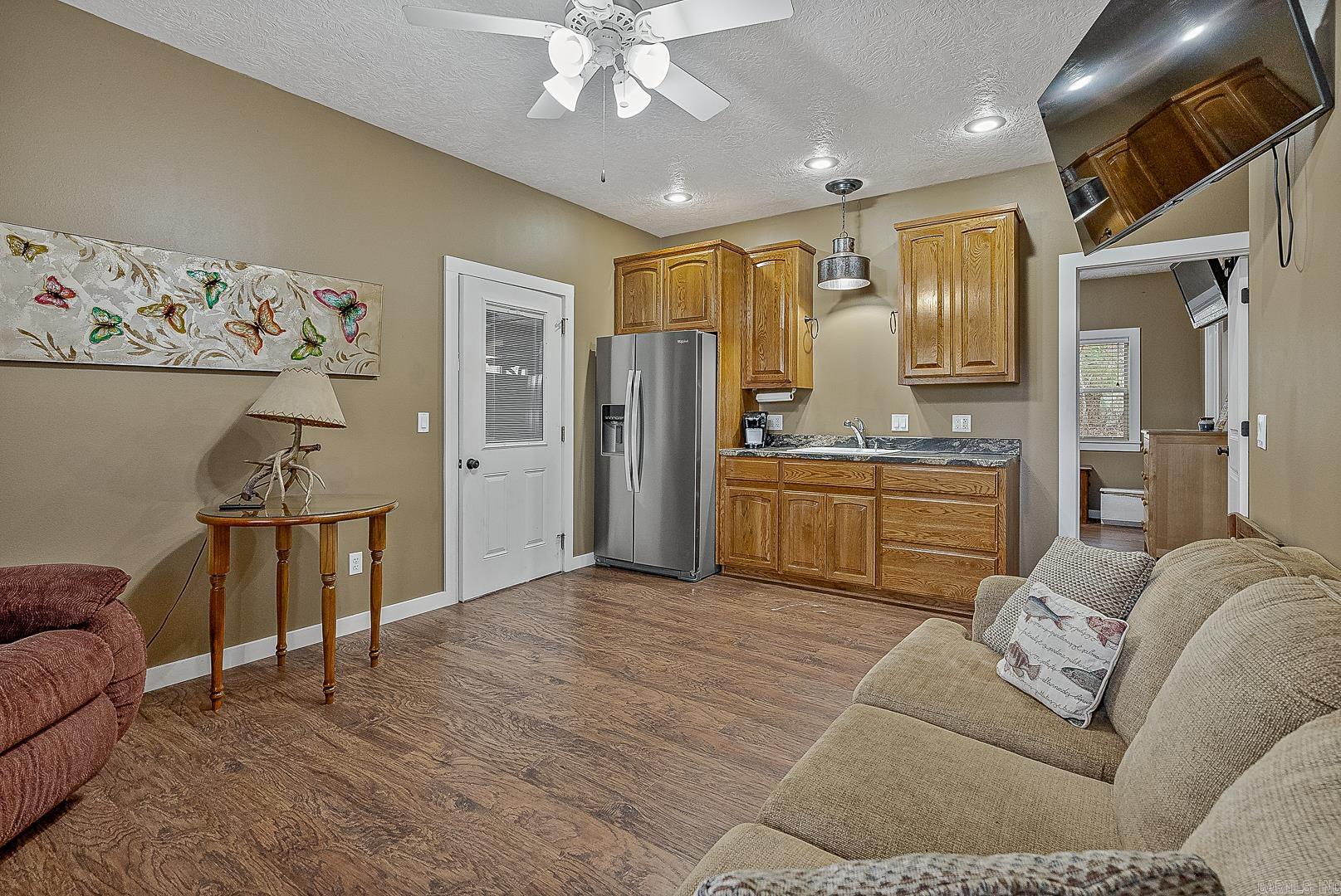 HENDERSON HEIGHTS - Residential