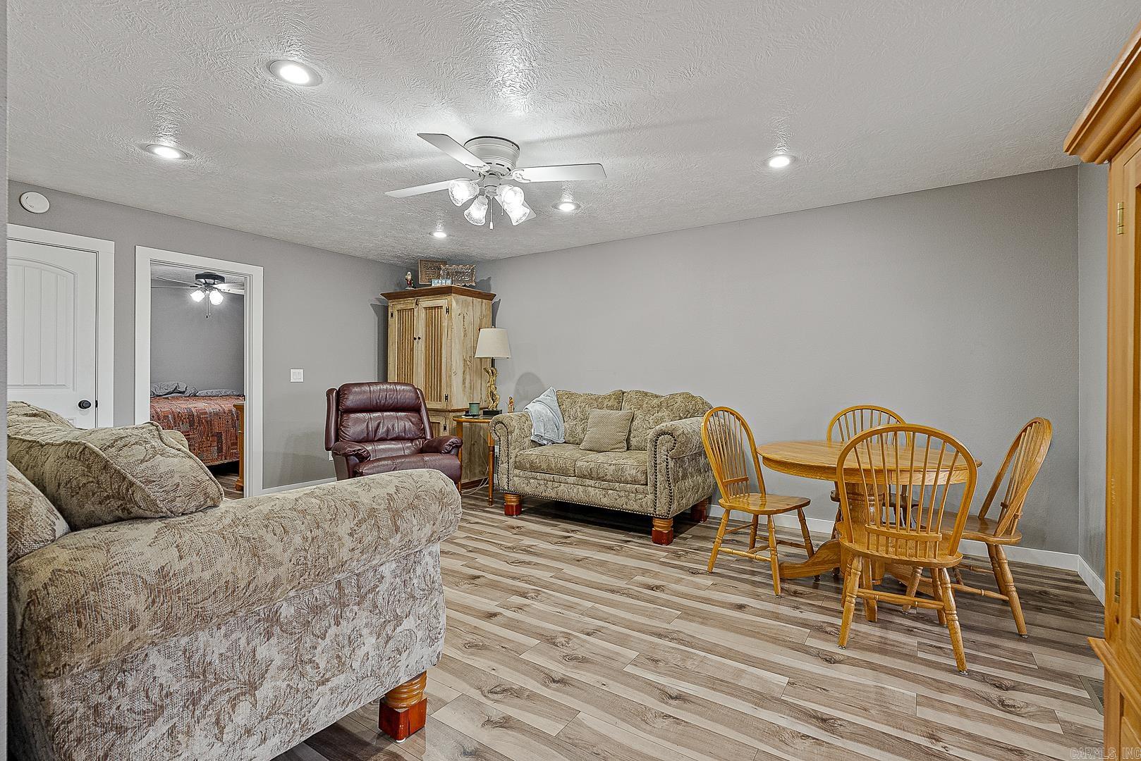 HENDERSON HEIGHTS - Residential