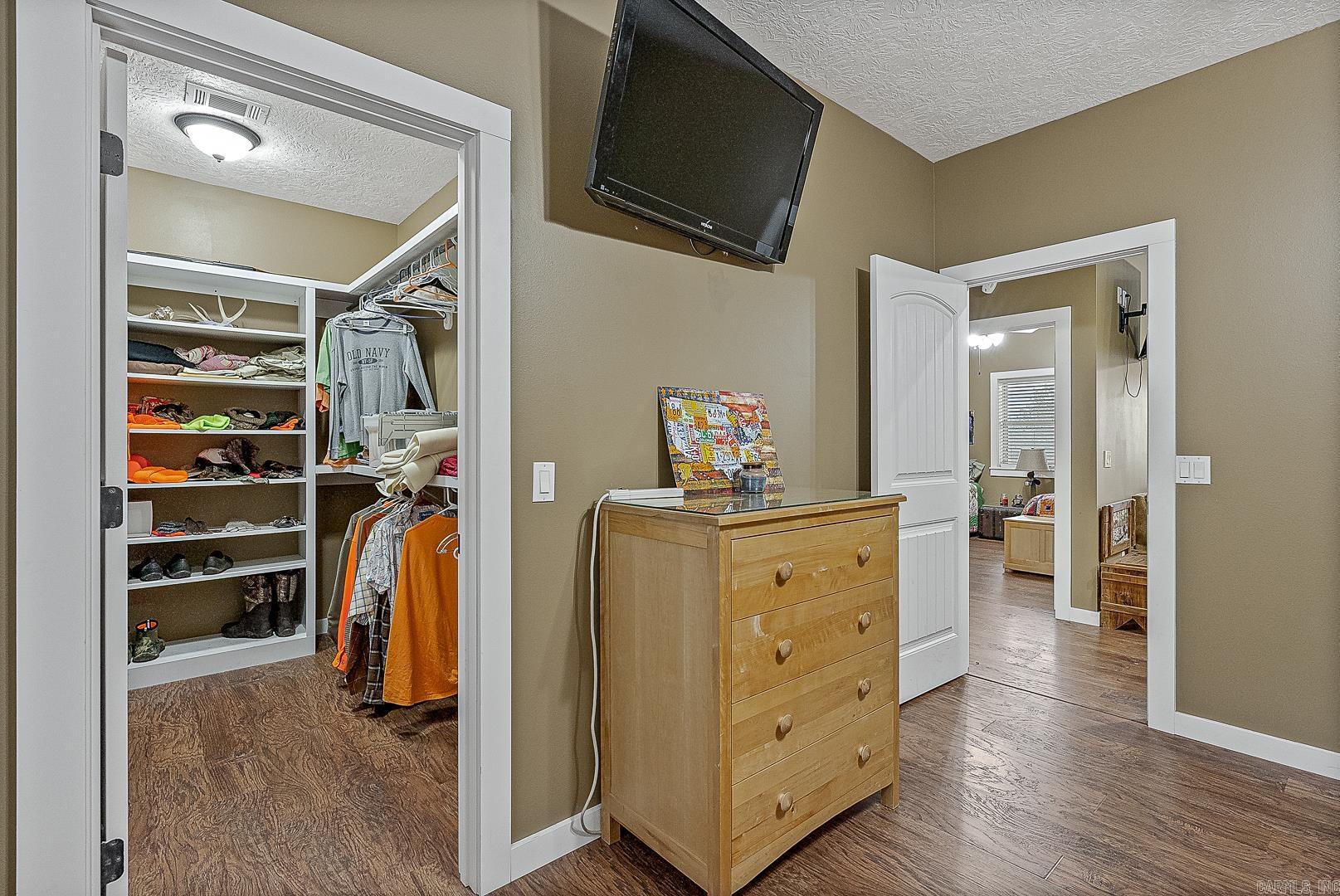 HENDERSON HEIGHTS - Residential