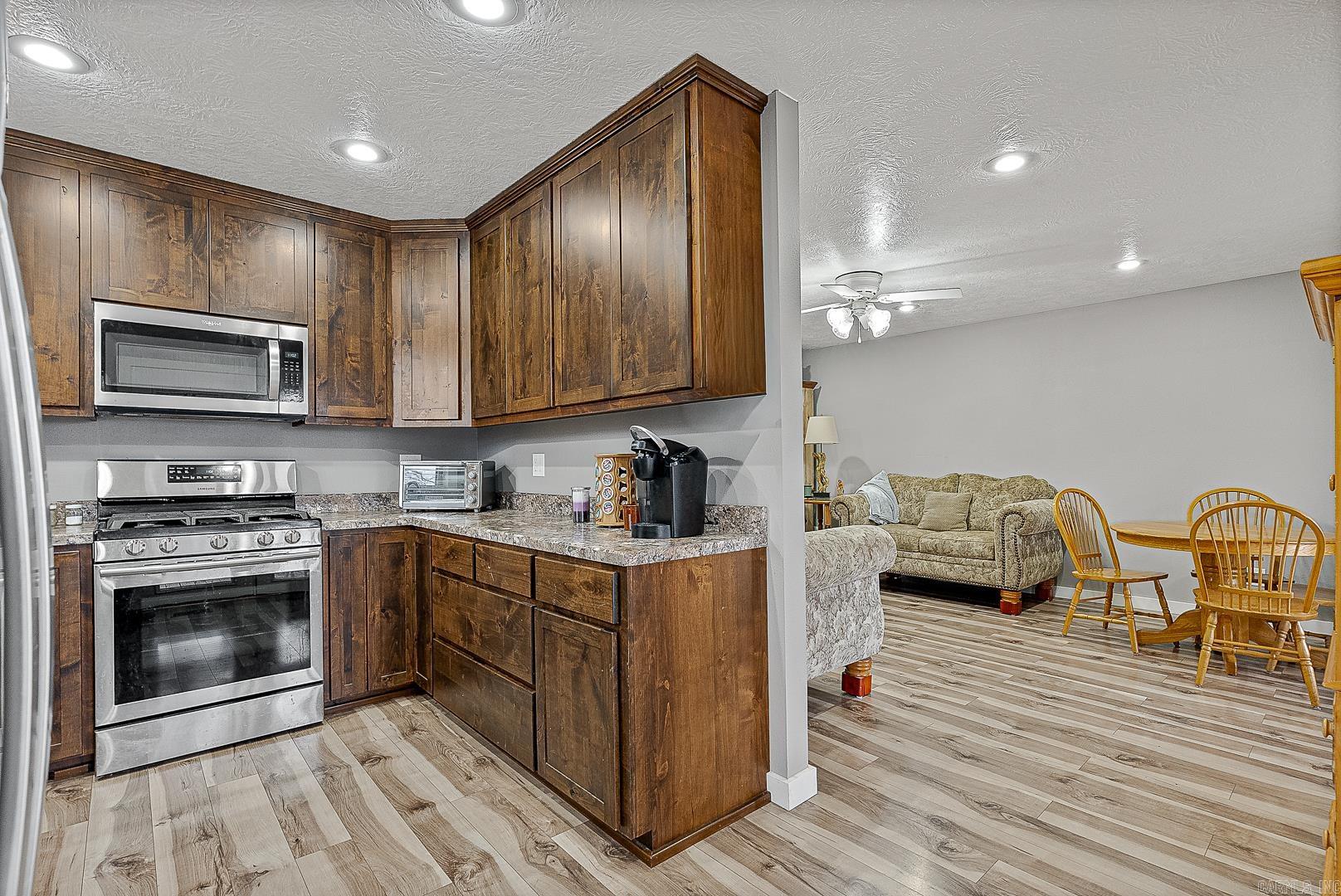 HENDERSON HEIGHTS - Residential