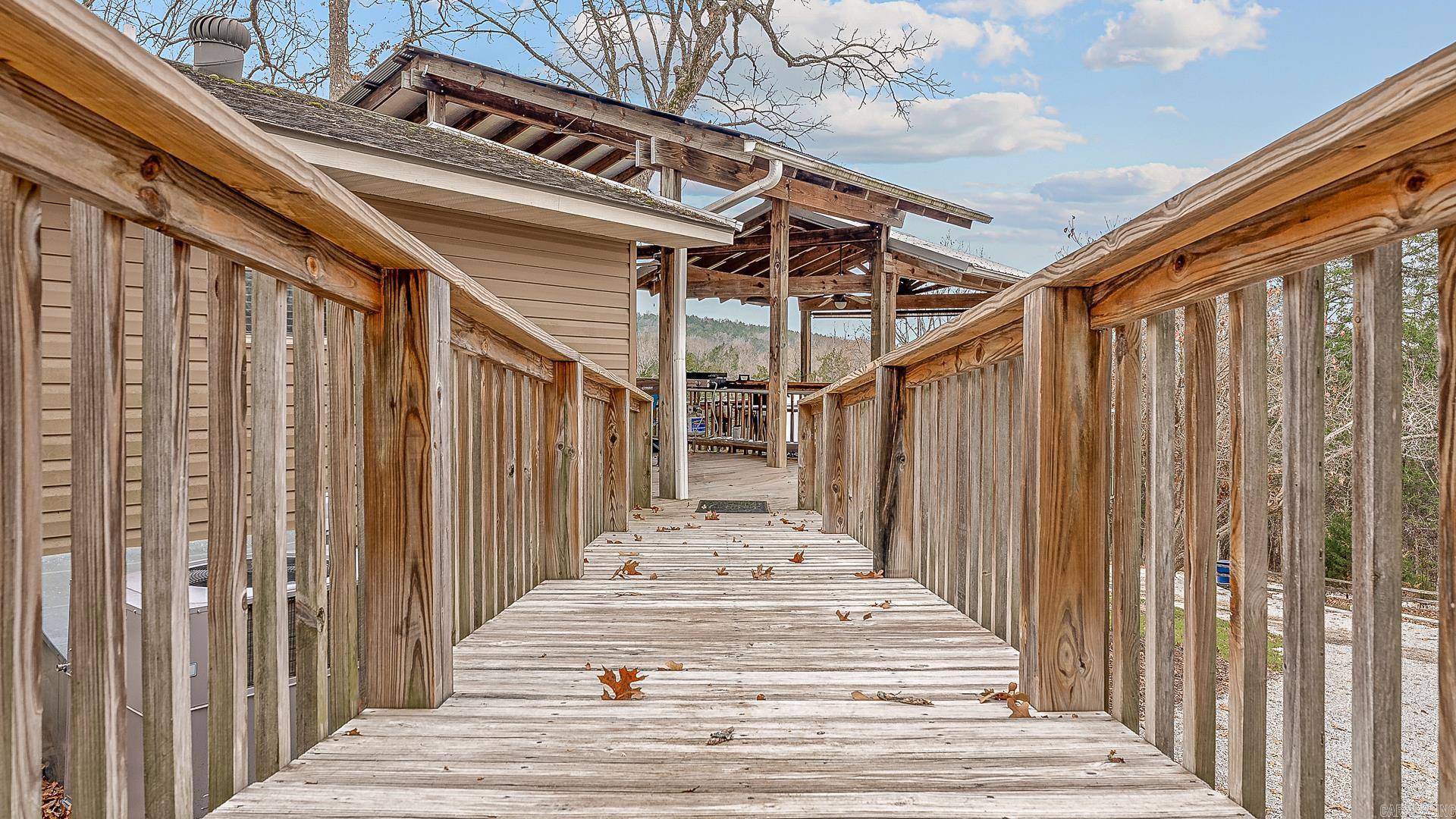 HENDERSON HEIGHTS - Residential