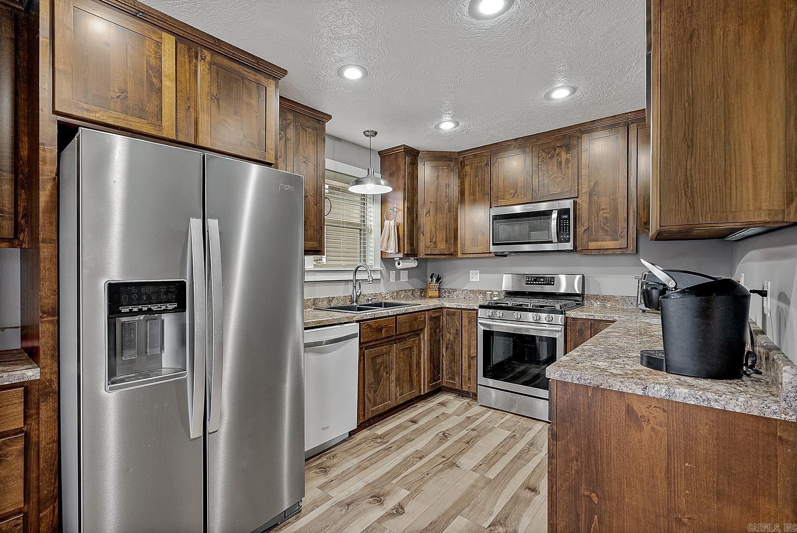 HENDERSON HEIGHTS - Residential