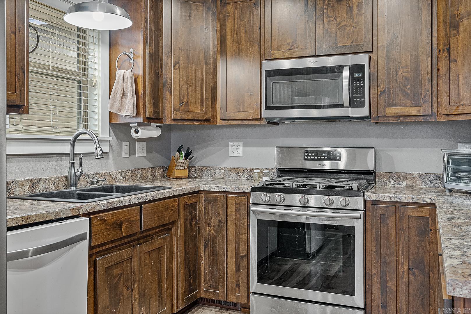 HENDERSON HEIGHTS - Residential