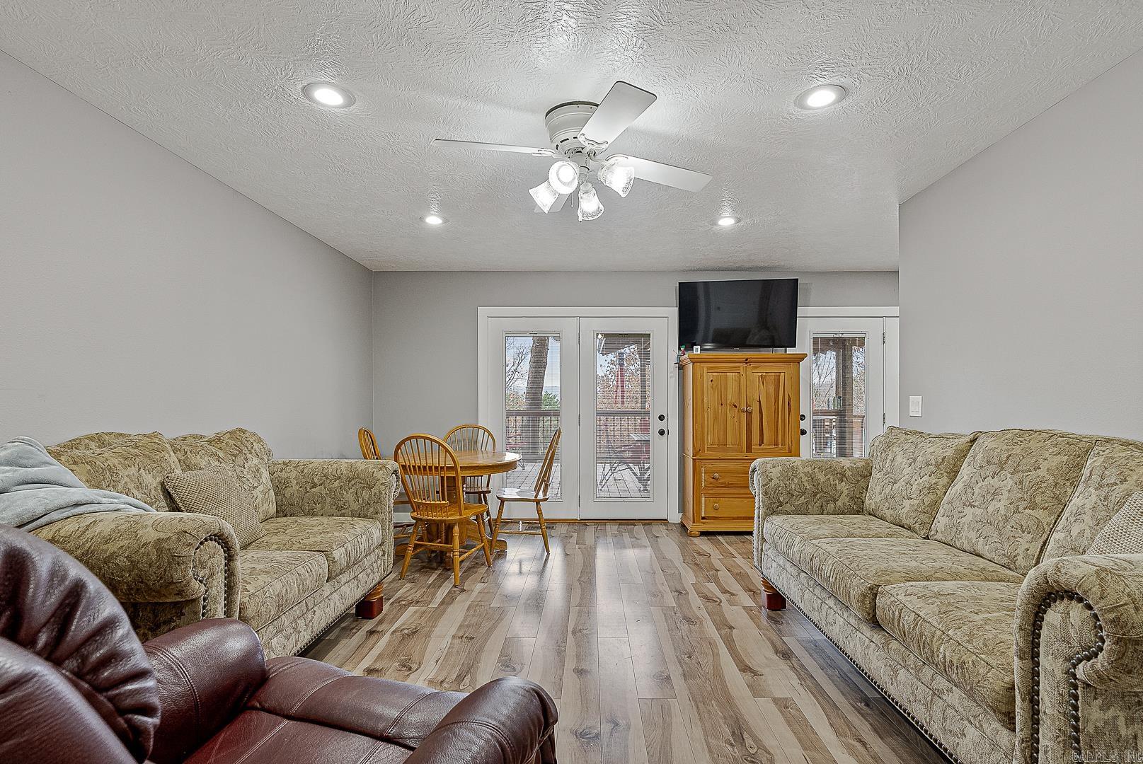 HENDERSON HEIGHTS - Residential