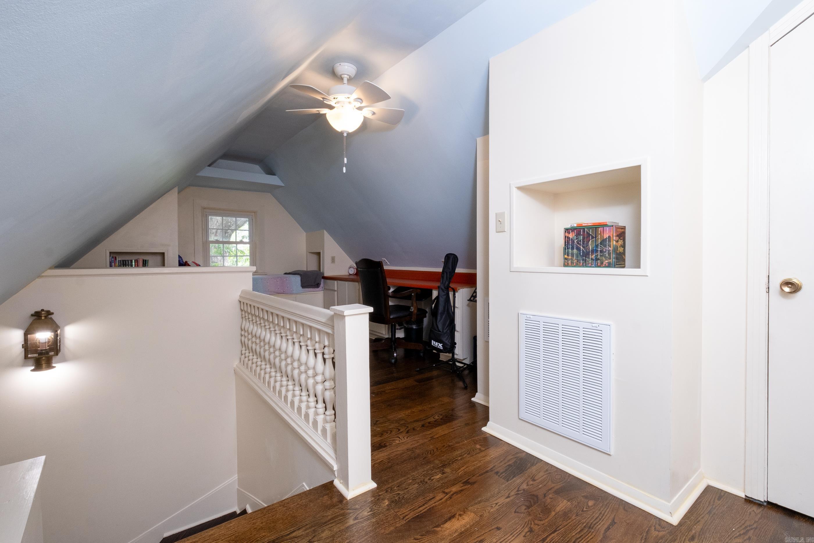 OAKWOOD PLACE - Residential